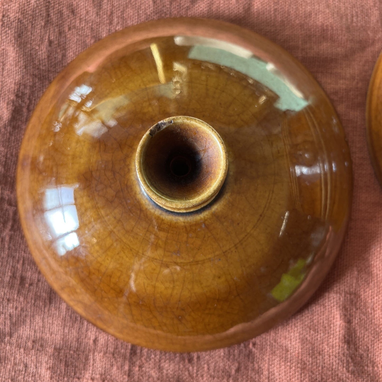 Pot En Grès Vernissé Détail Visages