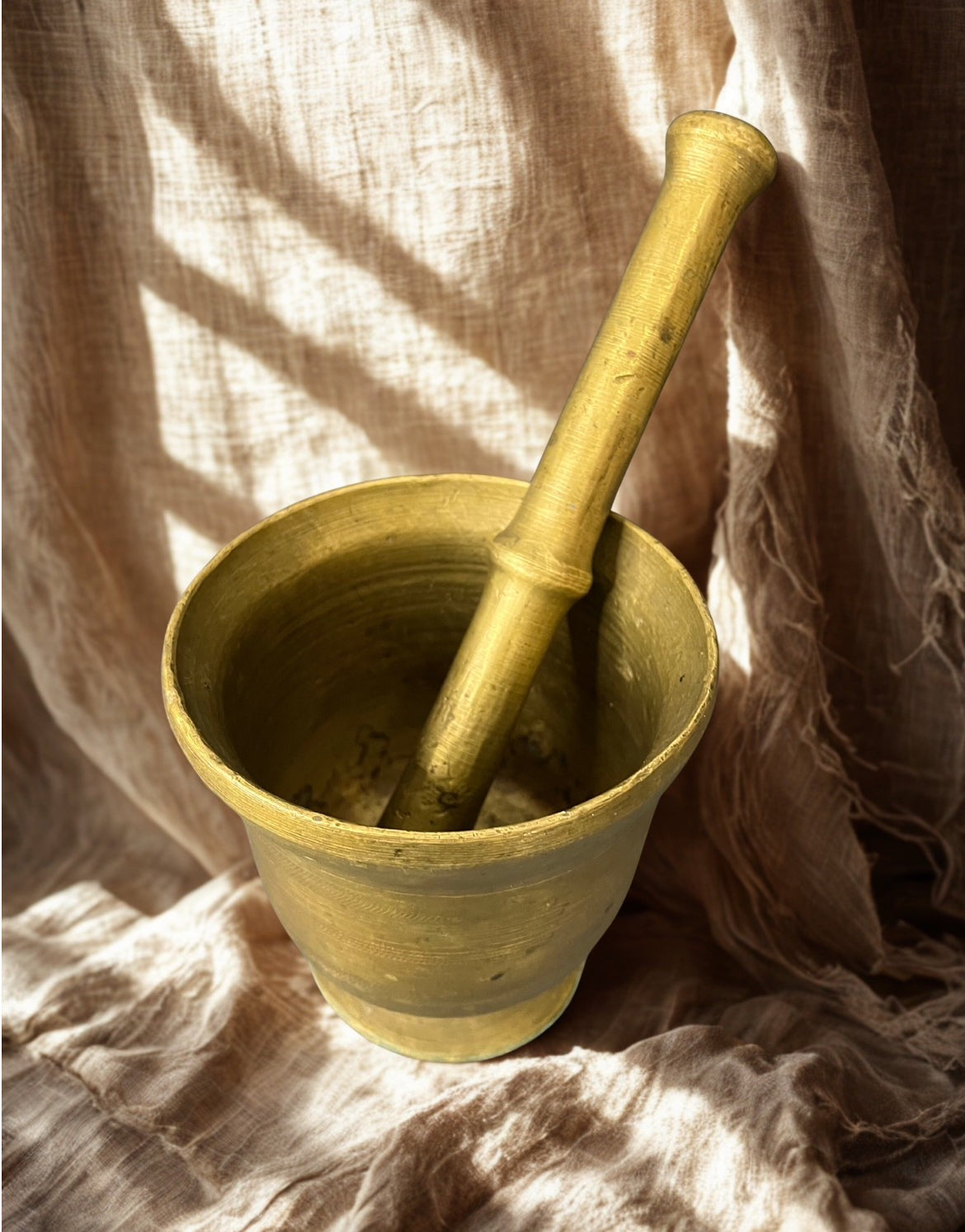 Grand mortier ancien en bronze et son pilon