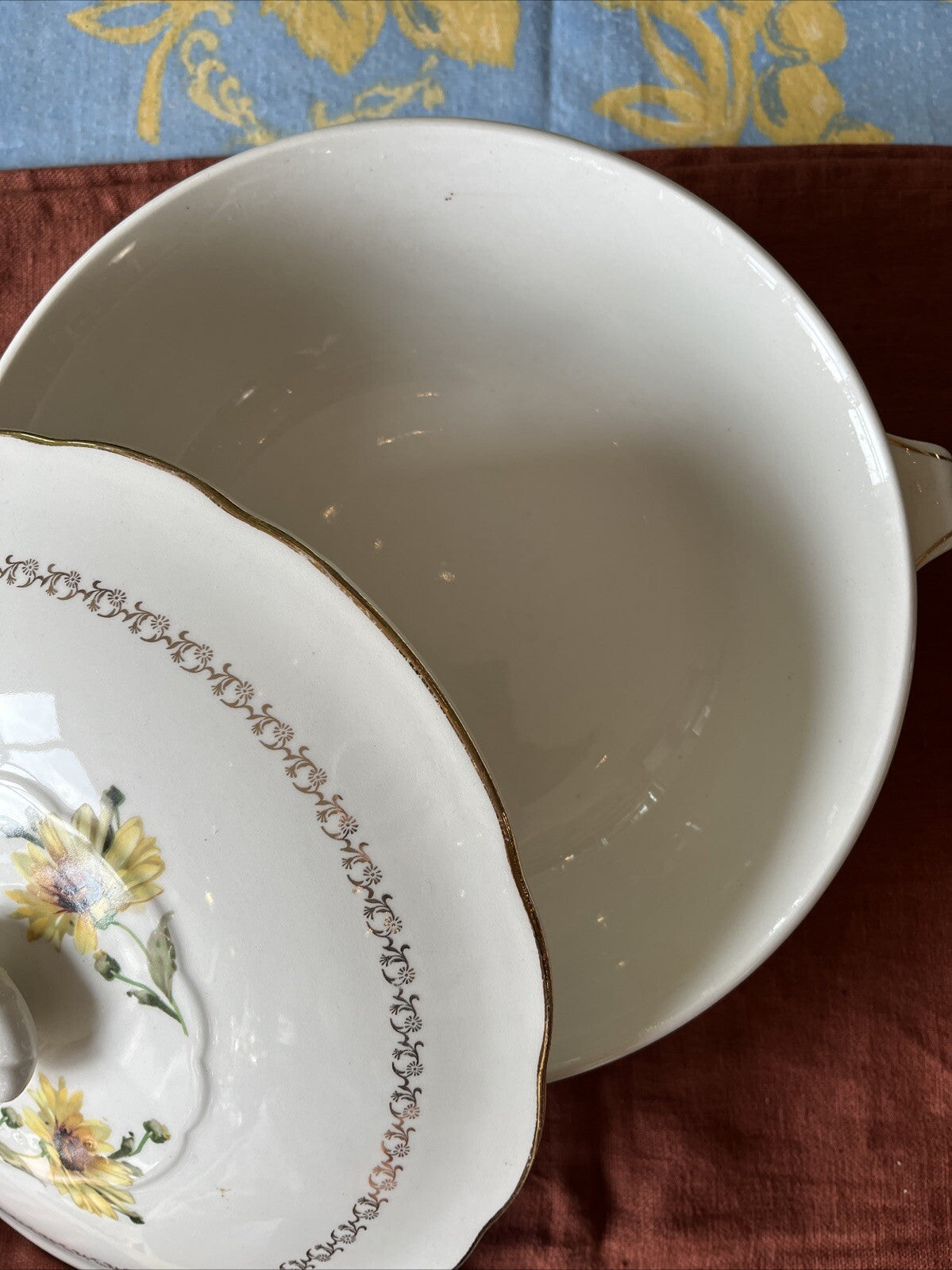 Ancienne Soupière En Porcelaine Gien Marguerites