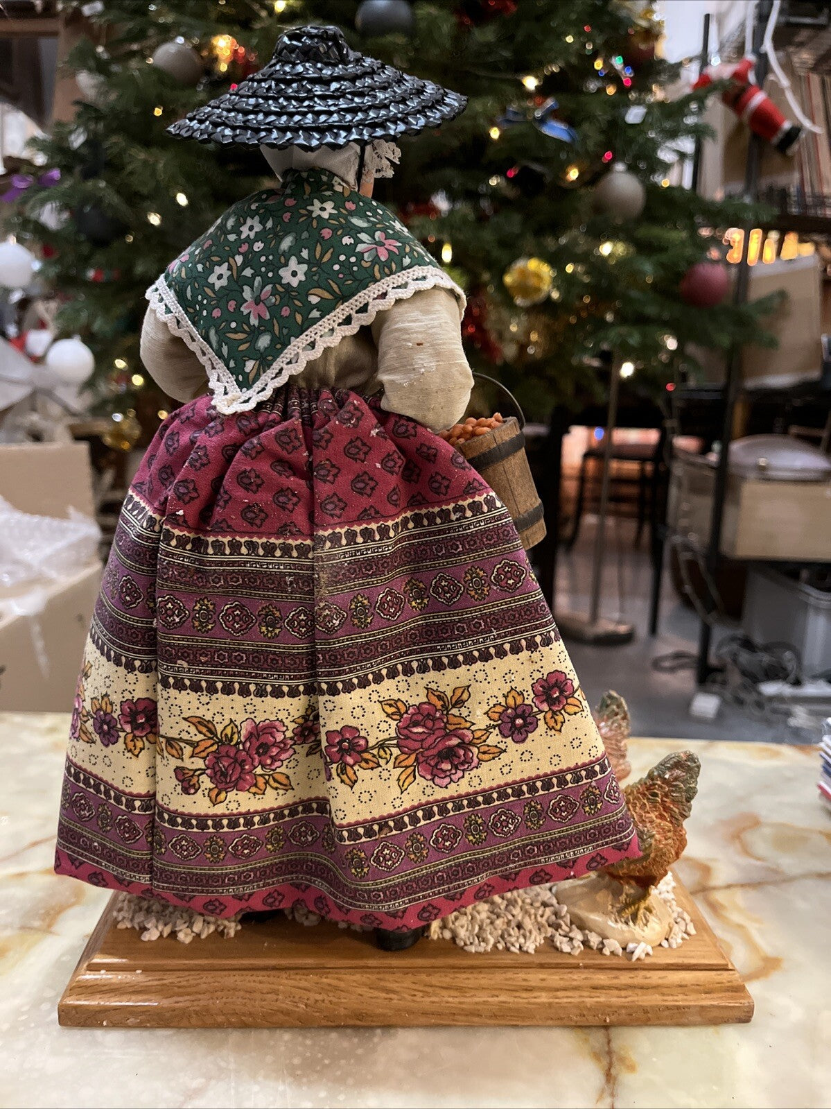 Grand Santon Provençal Isis Femme Aux Poules