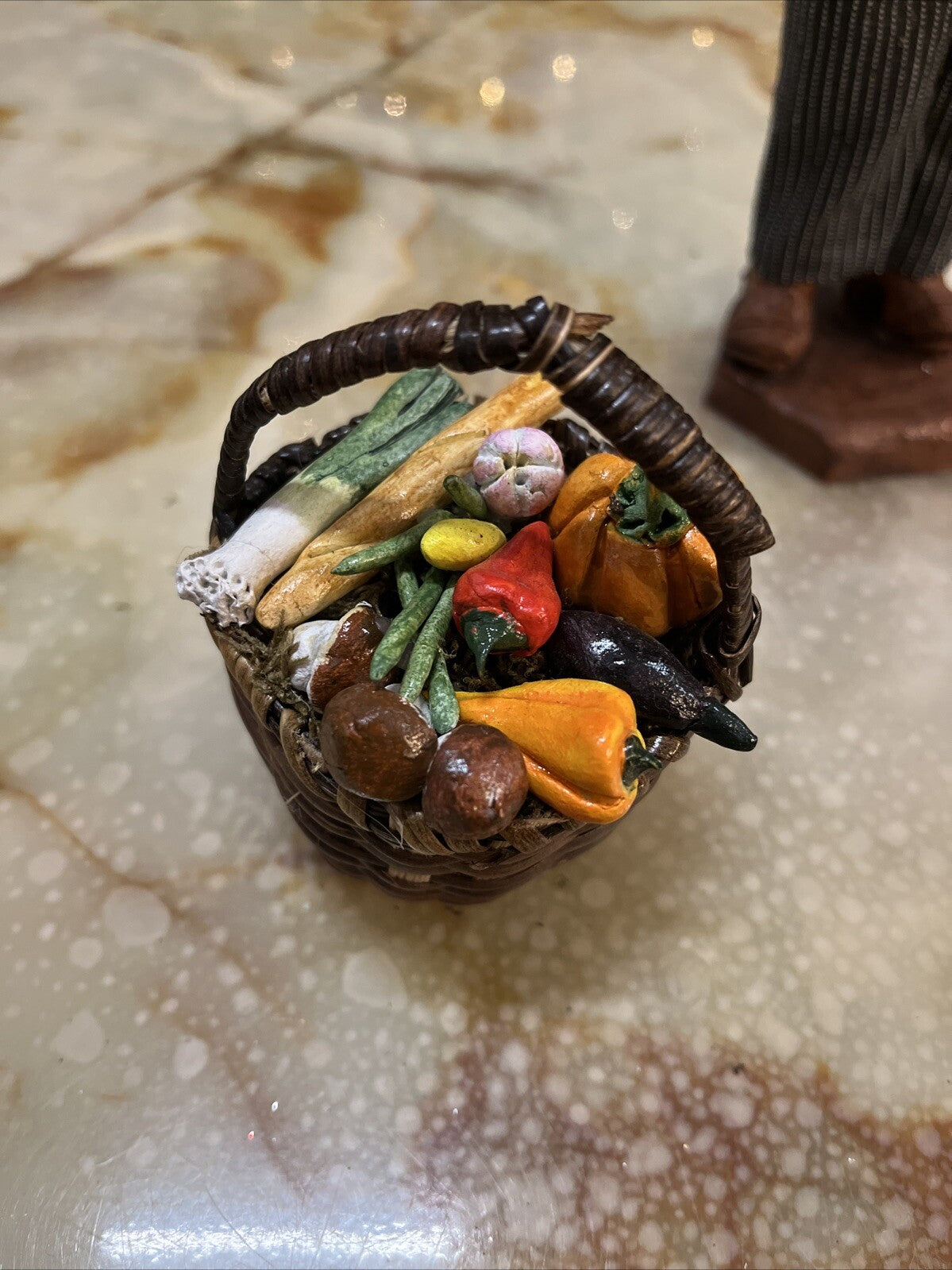 Santon Provençal Femme Panier Légumes