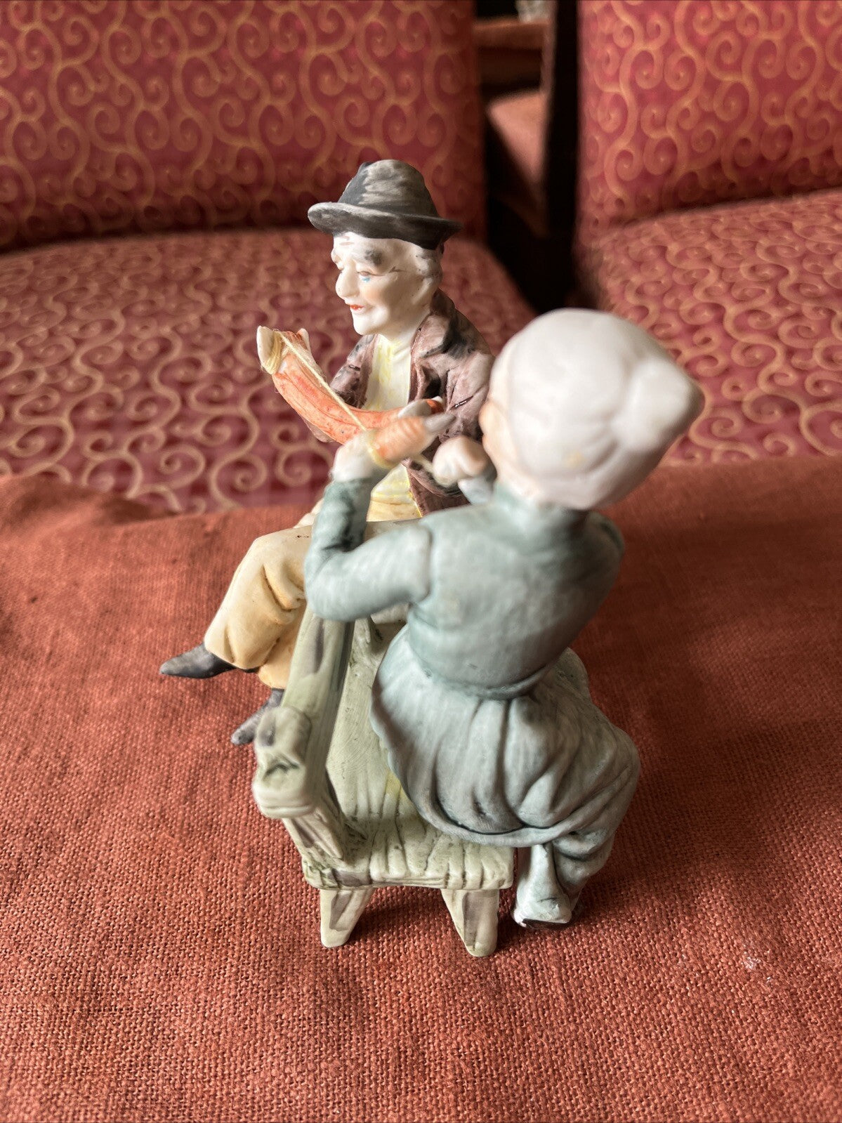 Figurine Couple Biscuit Sur Un Banc Fileurs
