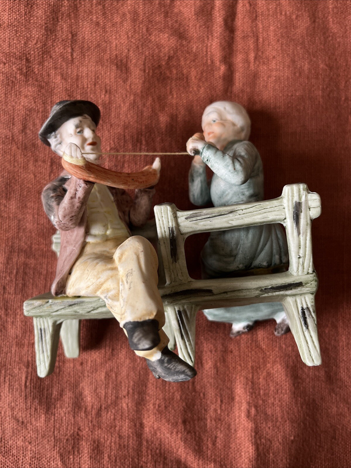 Figurine Couple Biscuit Sur Un Banc Fileurs