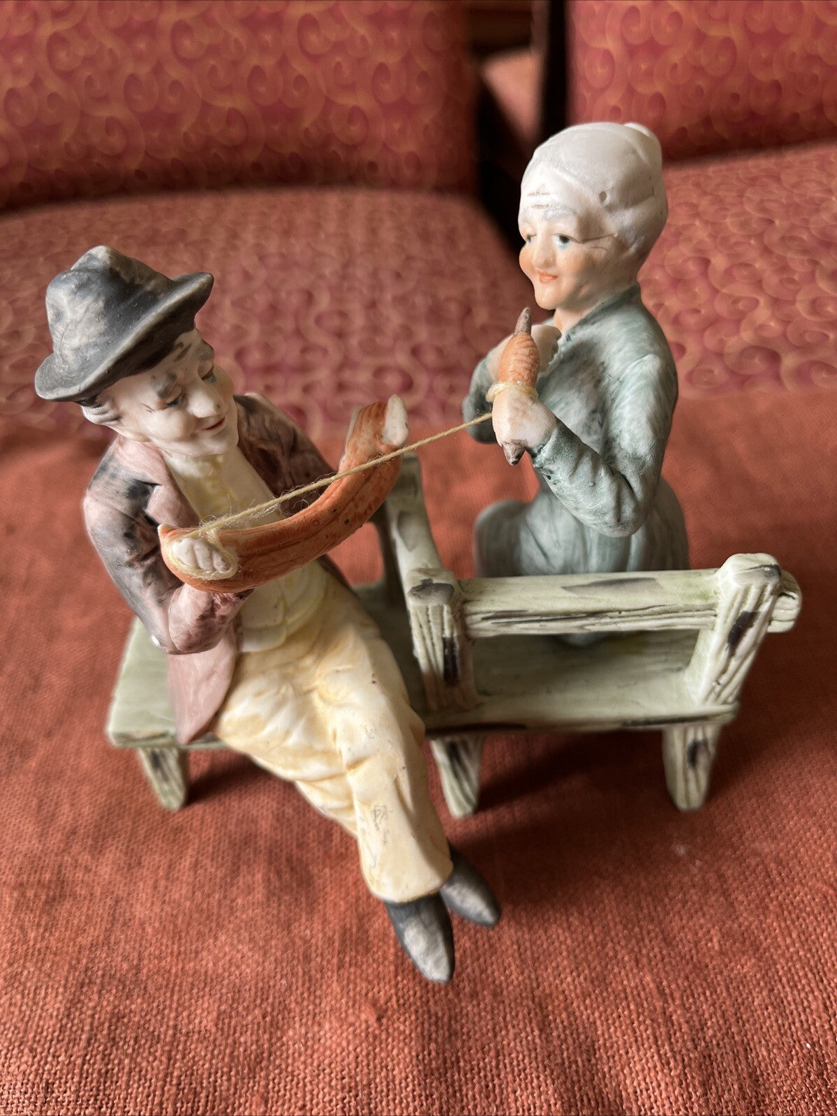 Figurine Couple Biscuit Sur Un Banc Fileurs