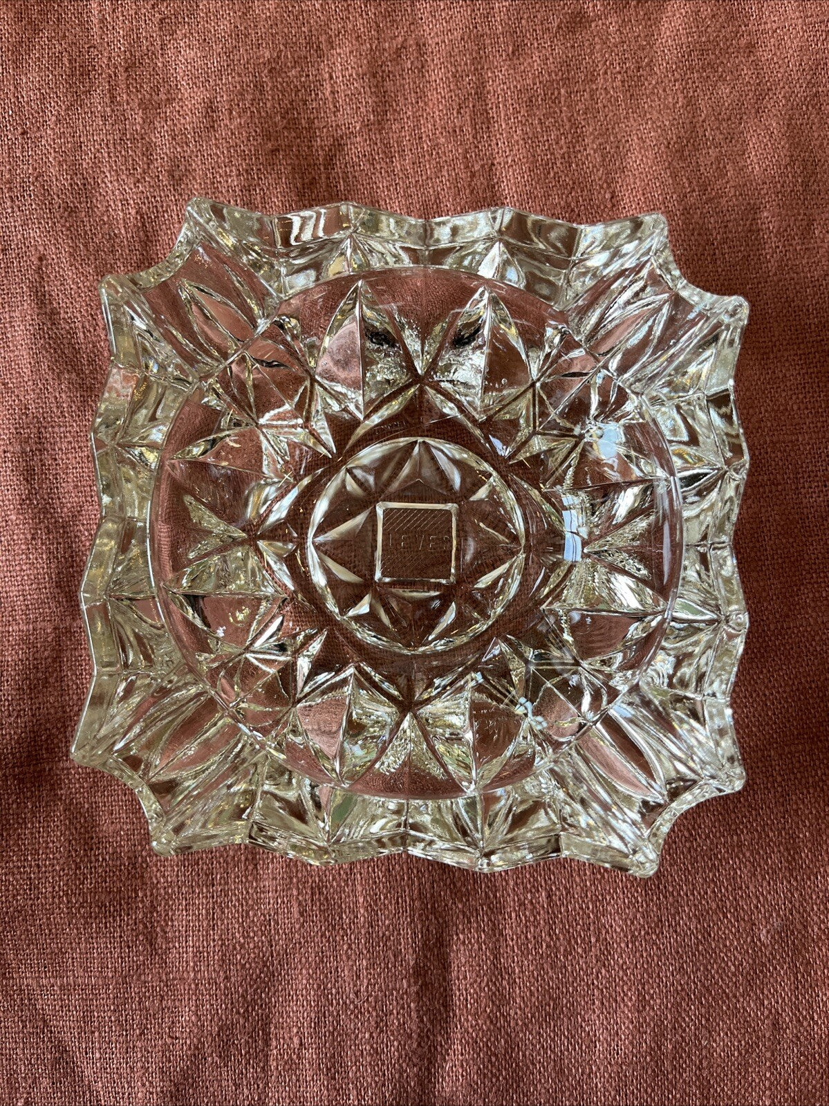 Cendrier Vintage En Verre Ciselé « Lever »