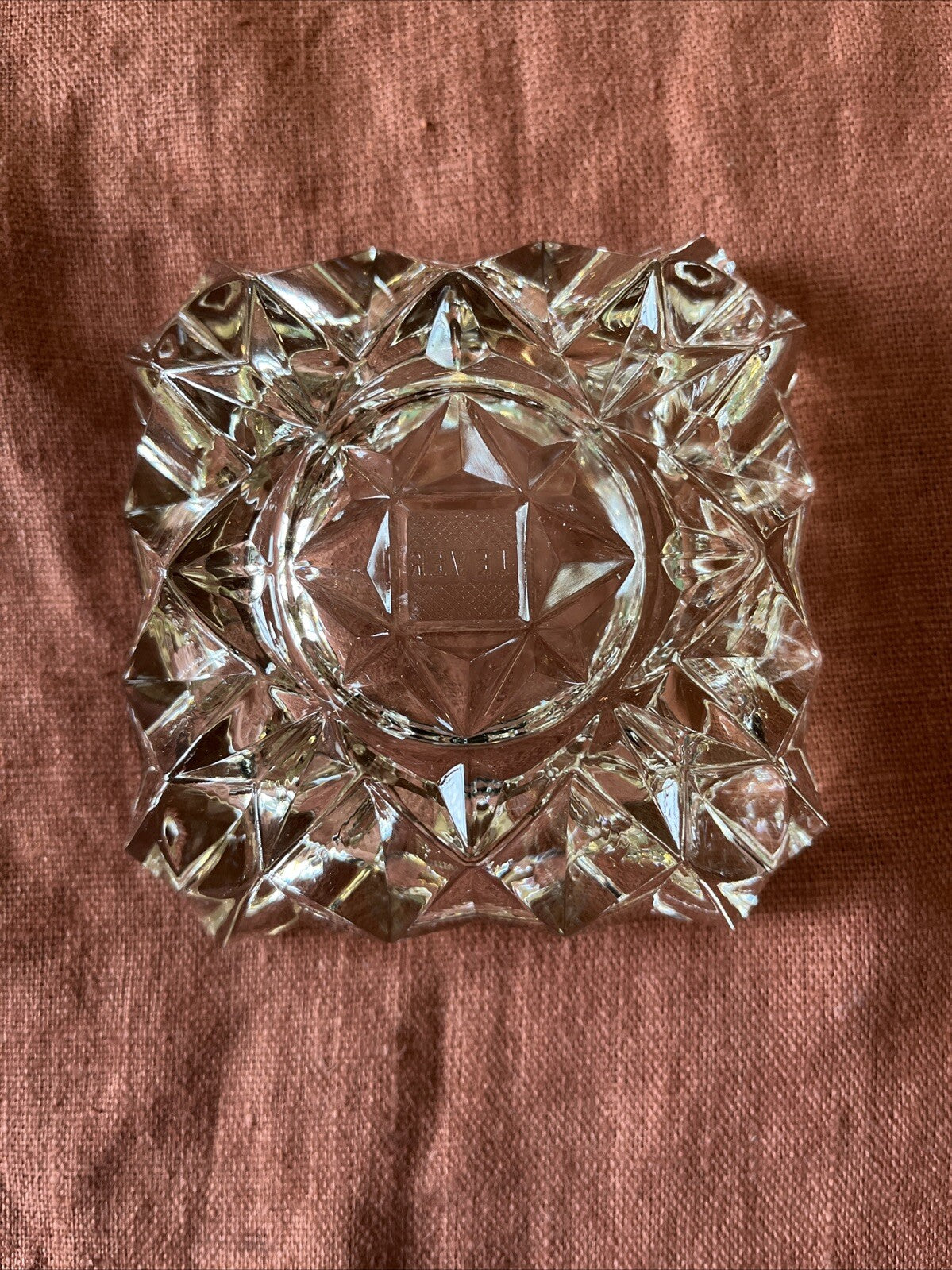 Cendrier Vintage En Verre Ciselé « Lever »