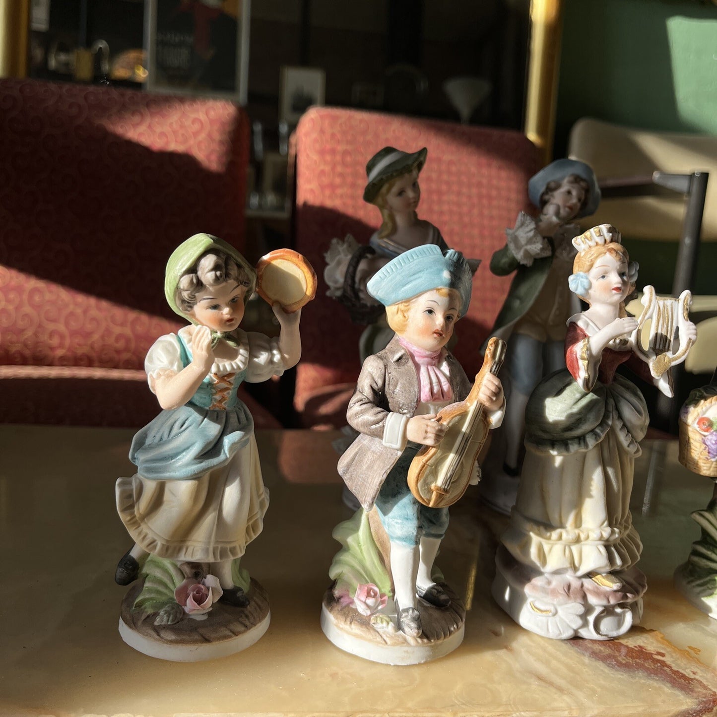 Lot De 6 Figurines Biscuit
