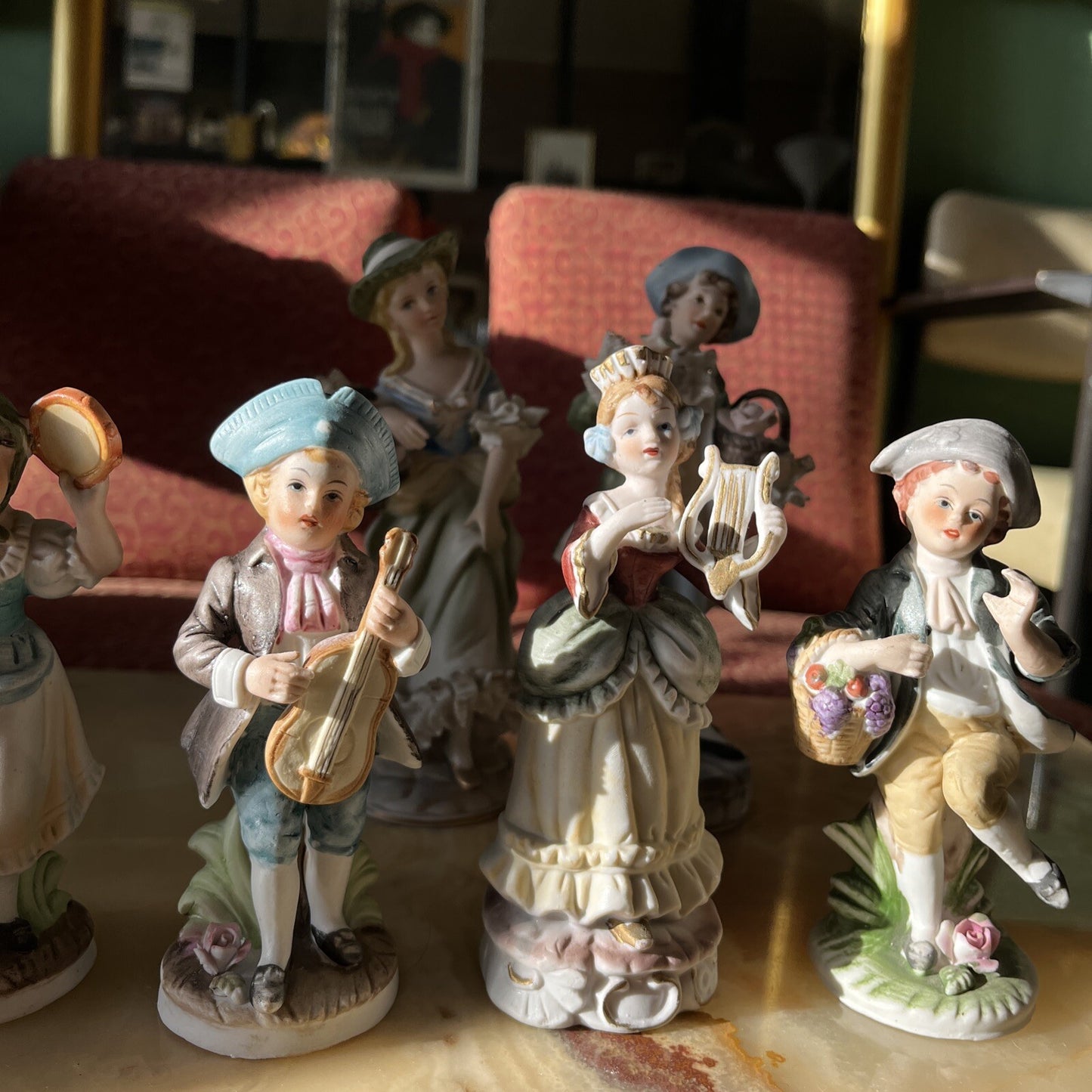Lot De 6 Figurines Biscuit