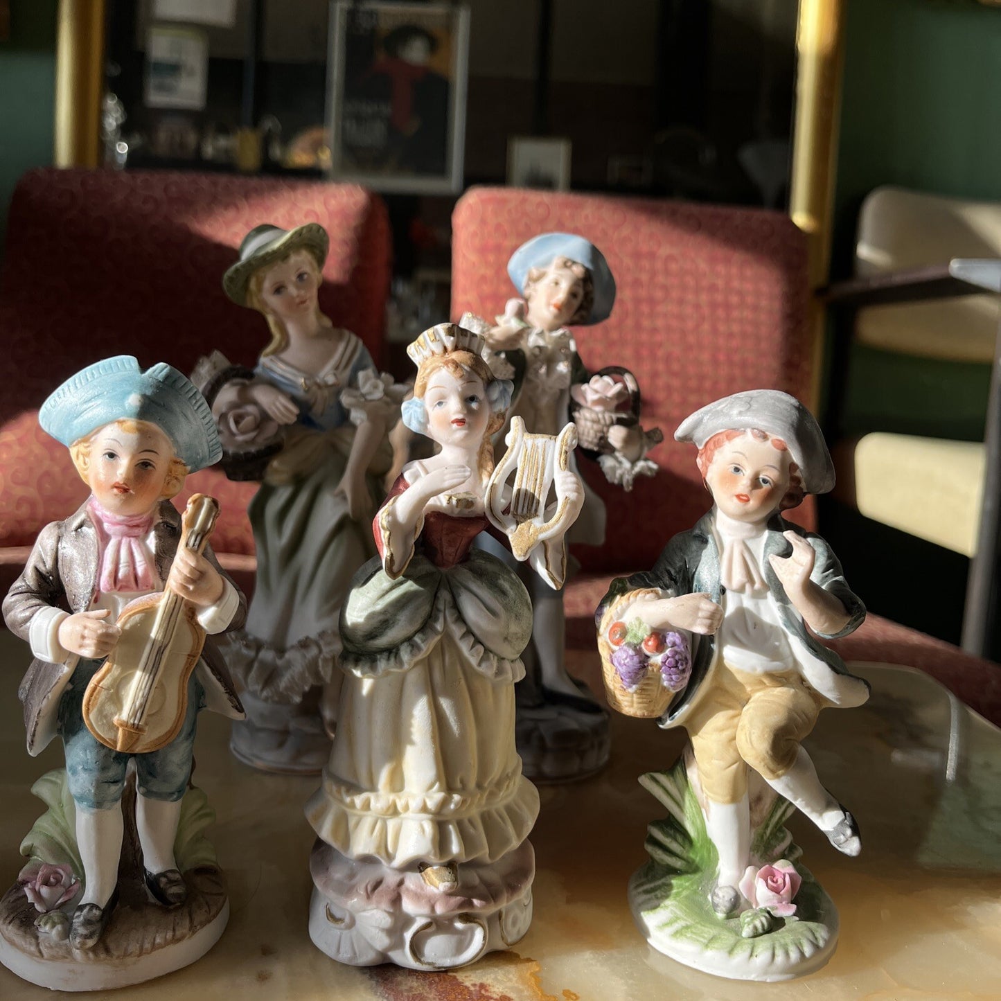 Lot De 6 Figurines Biscuit