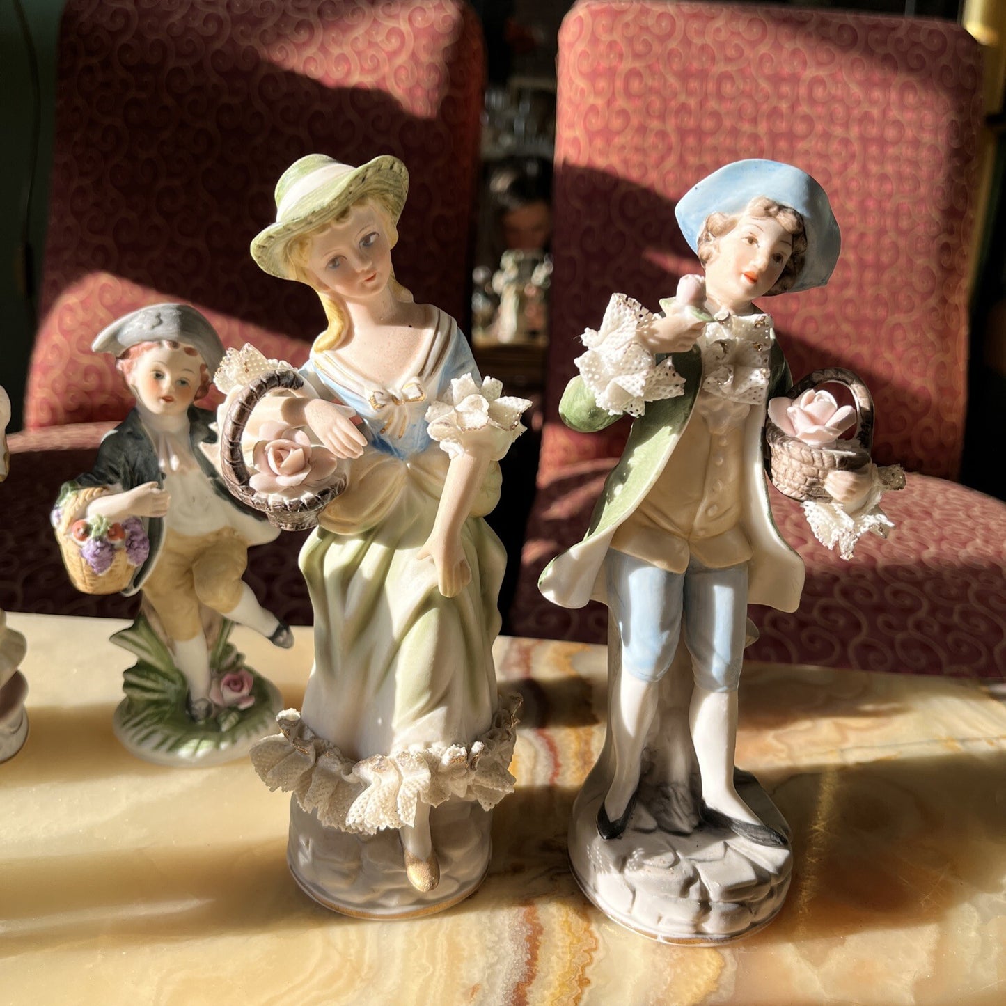 Lot De 6 Figurines Biscuit