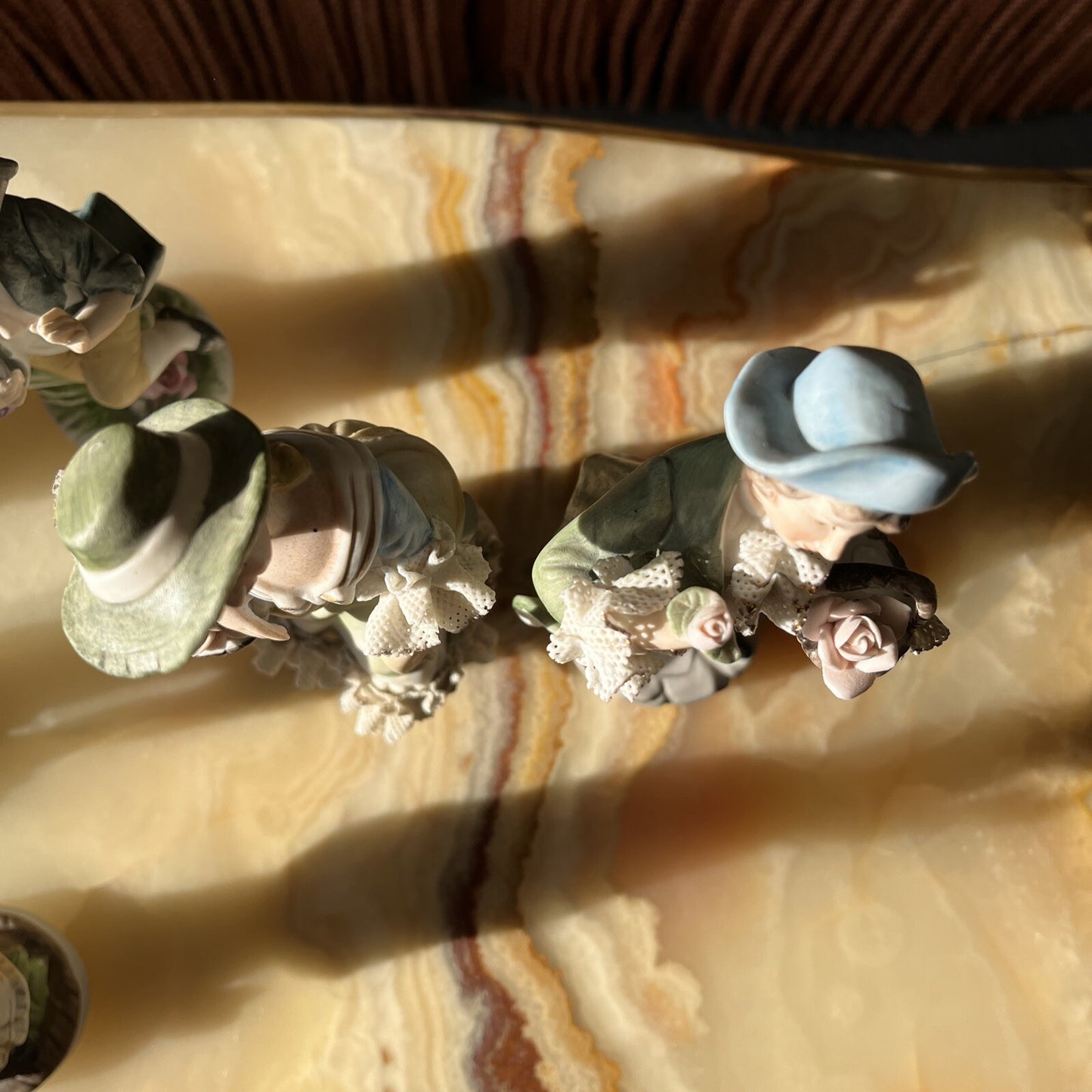 Lot De 6 Figurines Biscuit