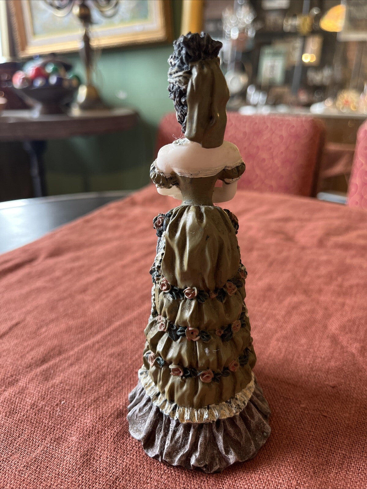 Figurine Femme En Résine