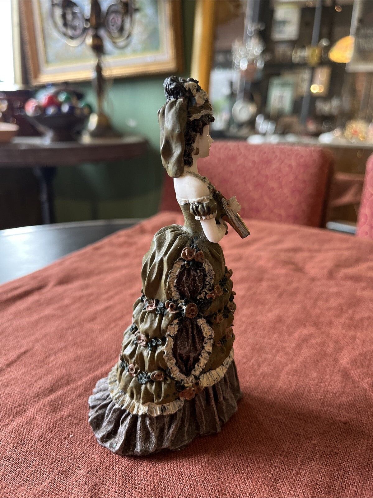 Figurine Femme En Résine