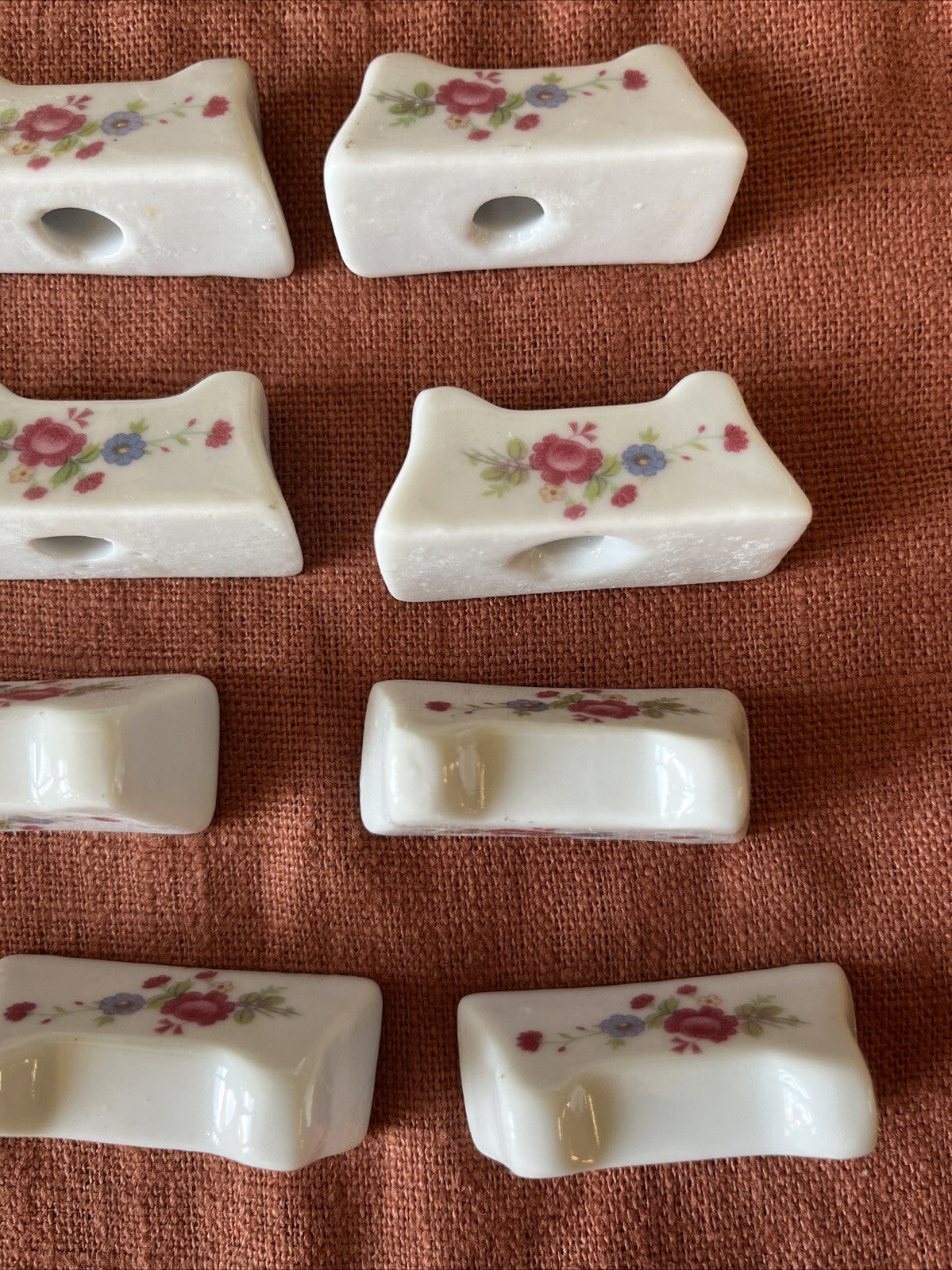 12 Portes Couteaux En Porcelaine