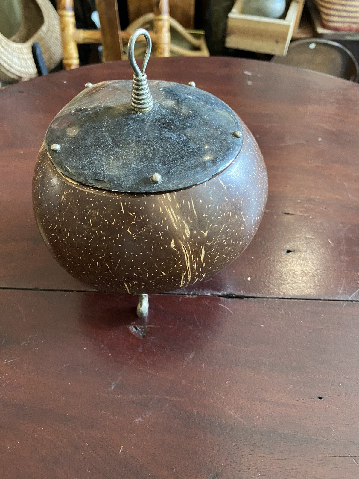 boîte à thé ancienne En Noix De Coco Métal Argenté Et Couvercle En Nacre