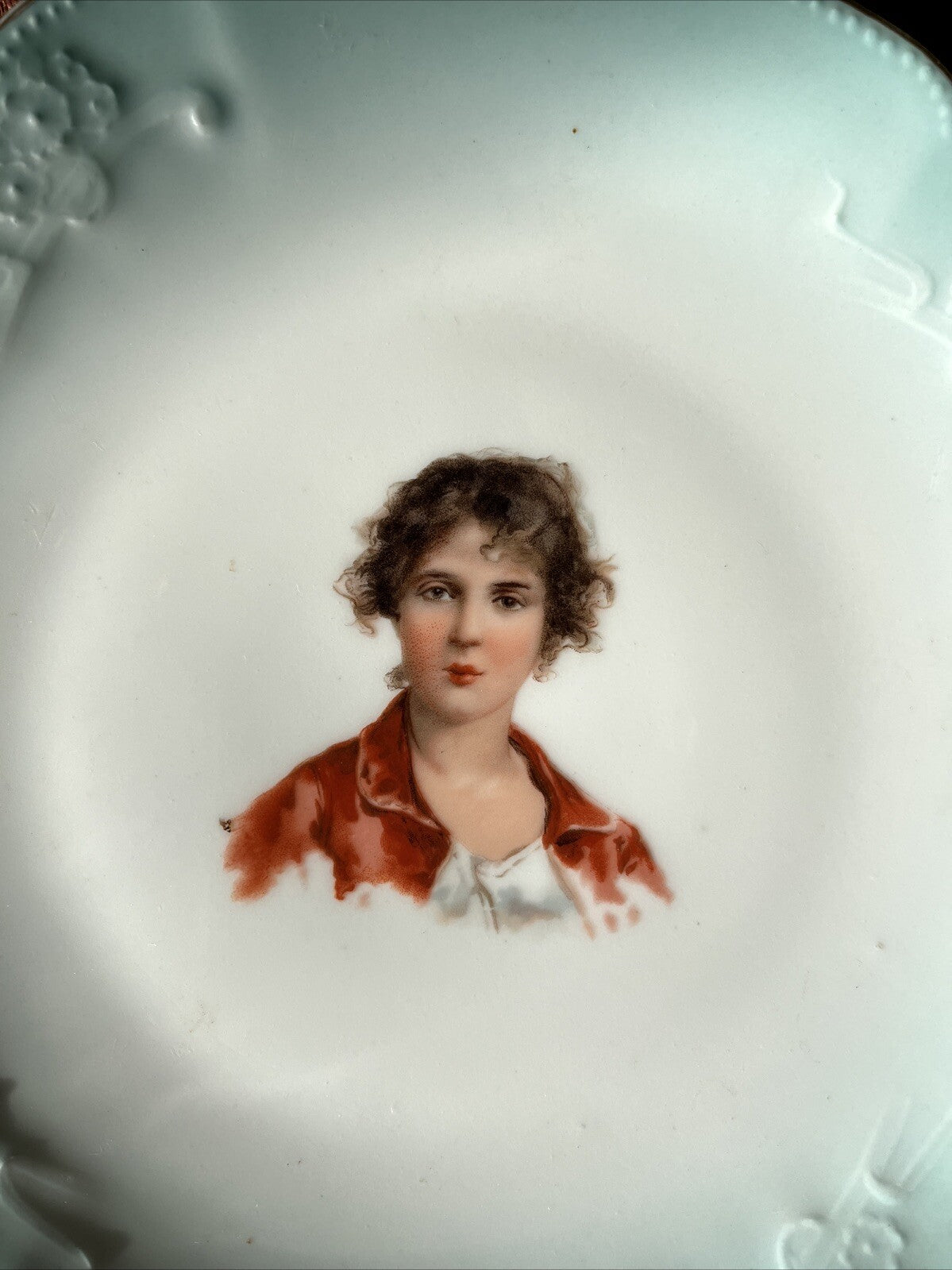 2 Assiettes Anciennes En Porcelaine Portrait
