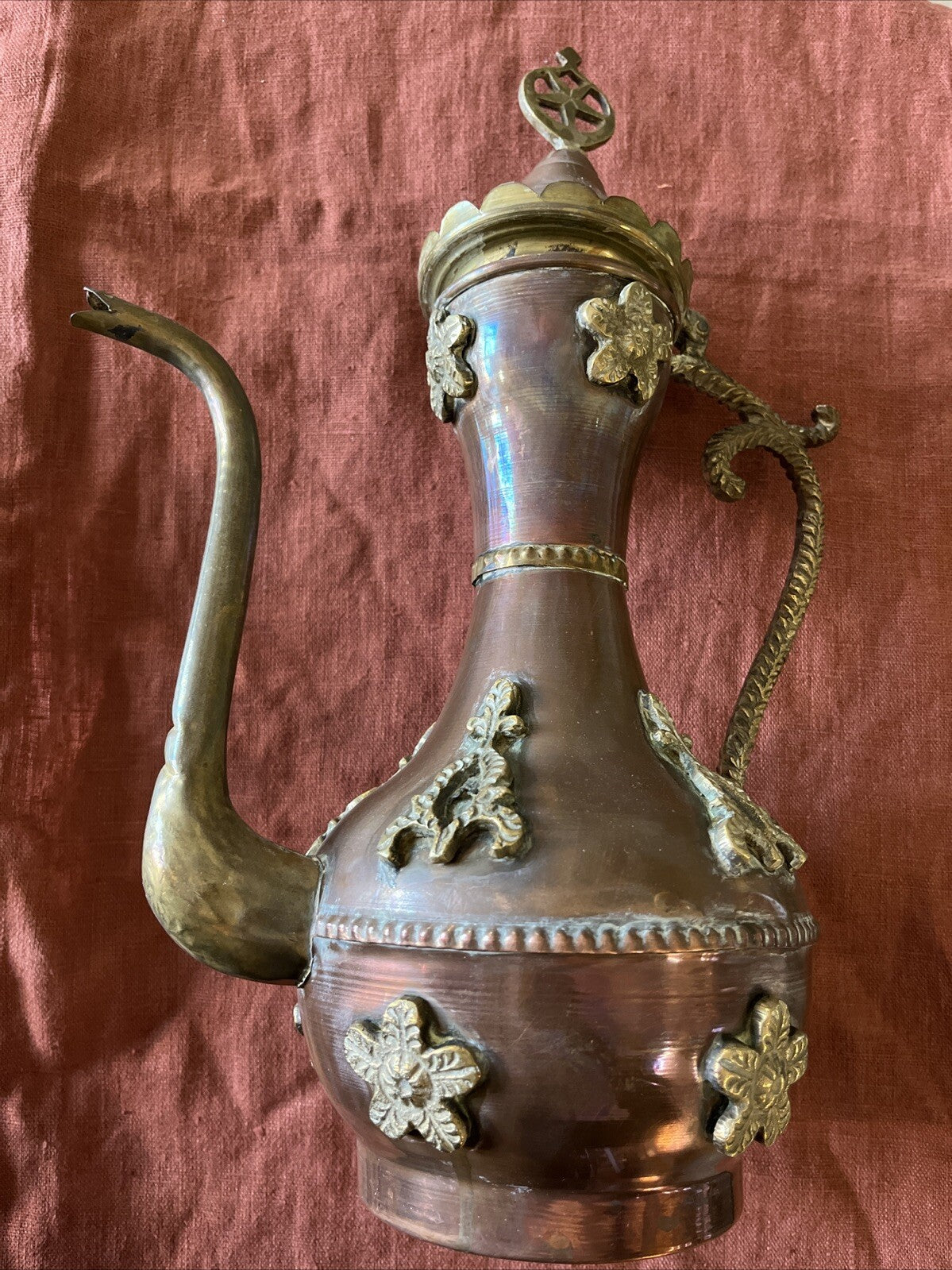 Ancienne Théière En Cuivre Orientale