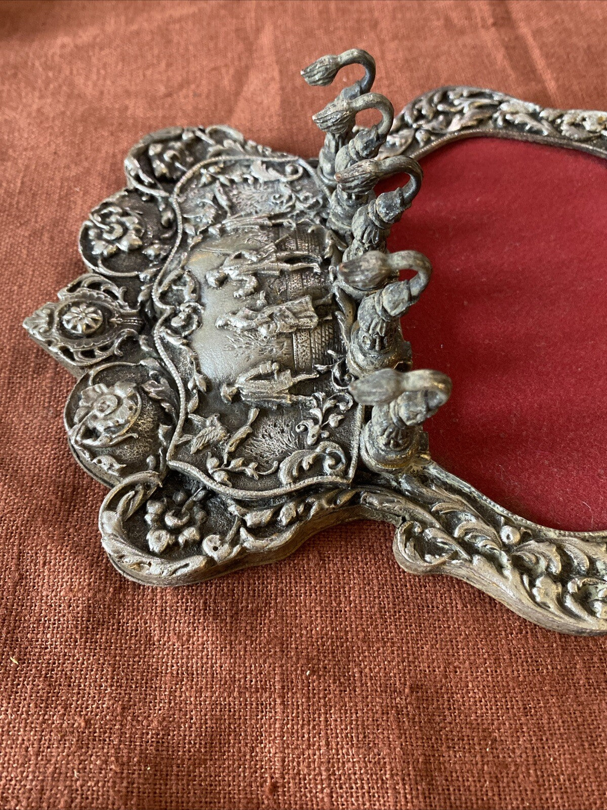 ancien porte clés mural art nouveau en métal argenté