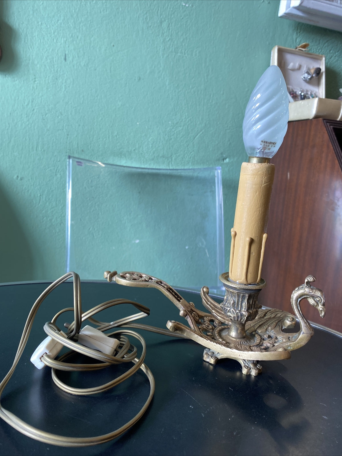 Ancien Bougeoir A Main En Bonze Monté En Lampe
