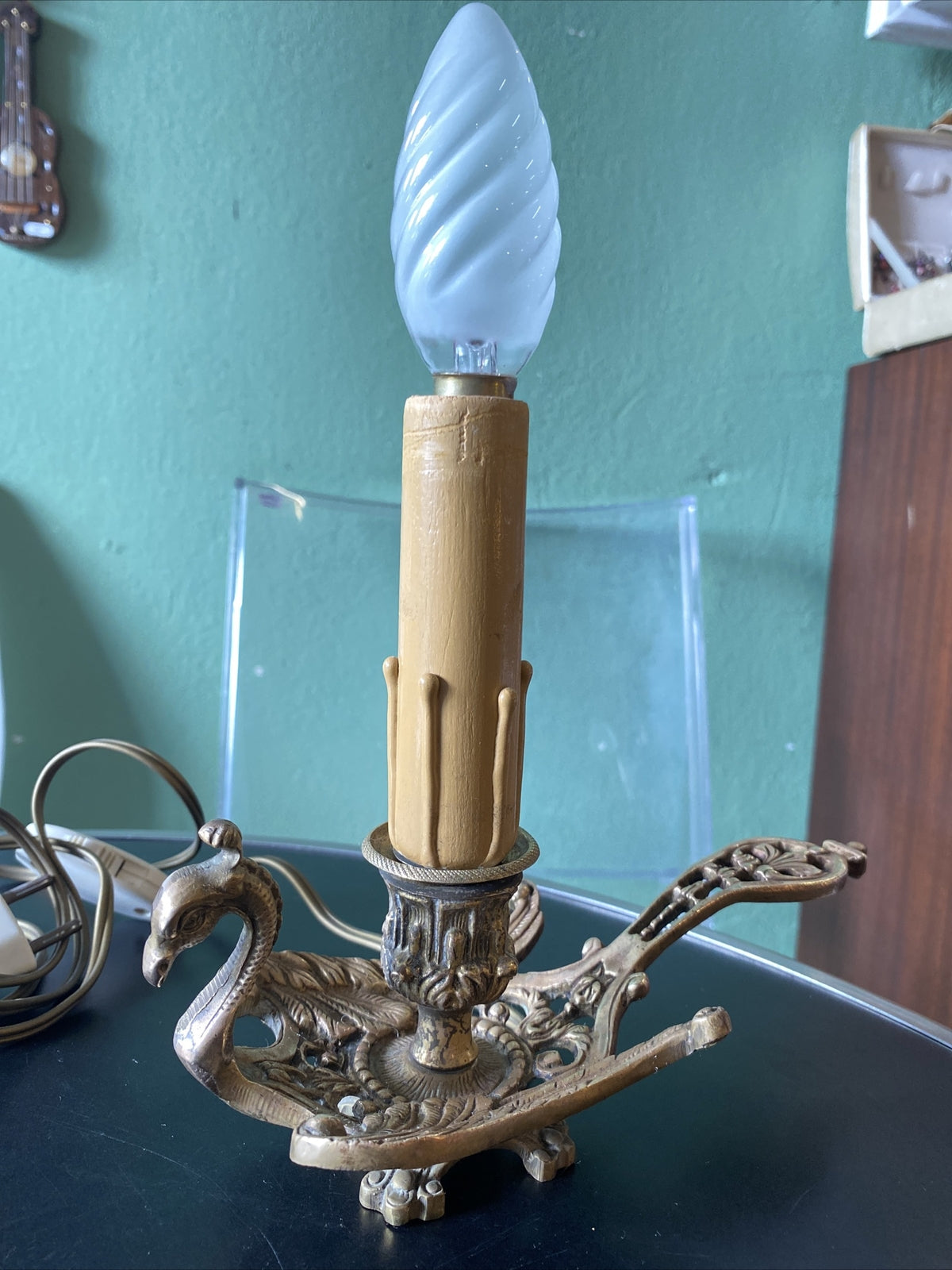 Ancien Bougeoir A Main En Bonze Monté En Lampe