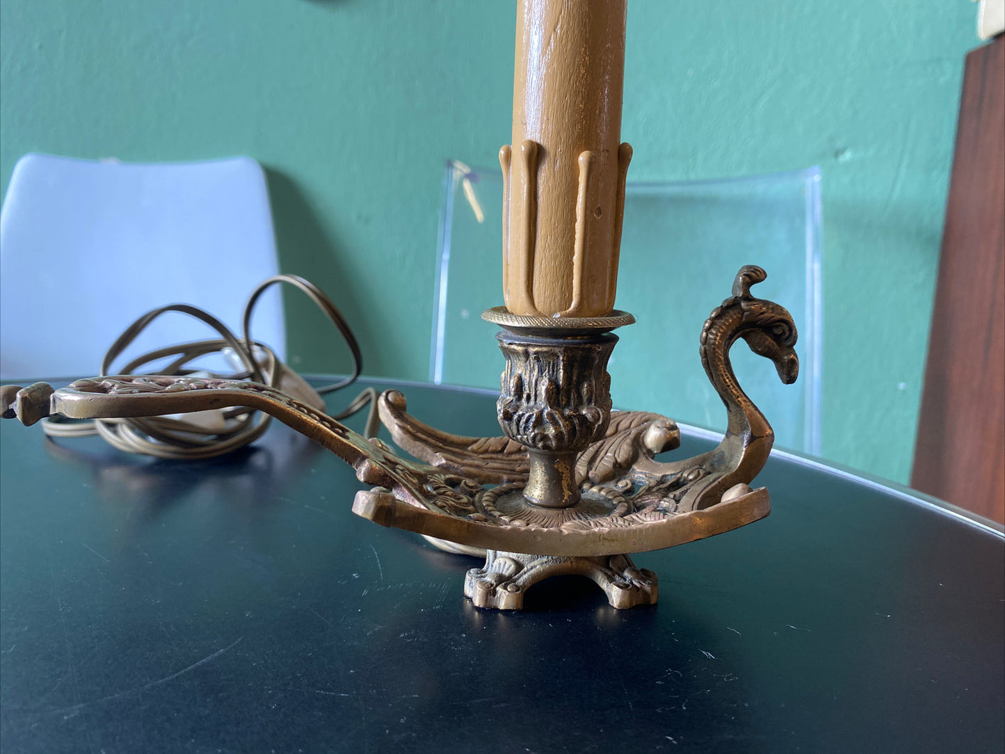 Ancien Bougeoir A Main En Bonze Monté En Lampe