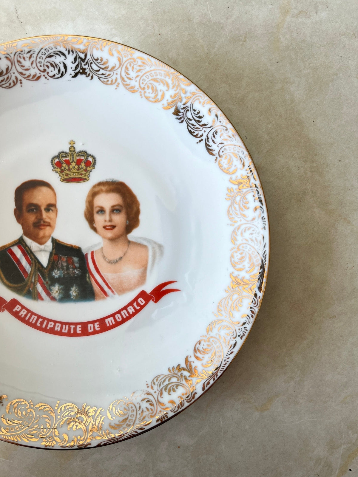 Assiette décorative principauté de Monaco, Limoges