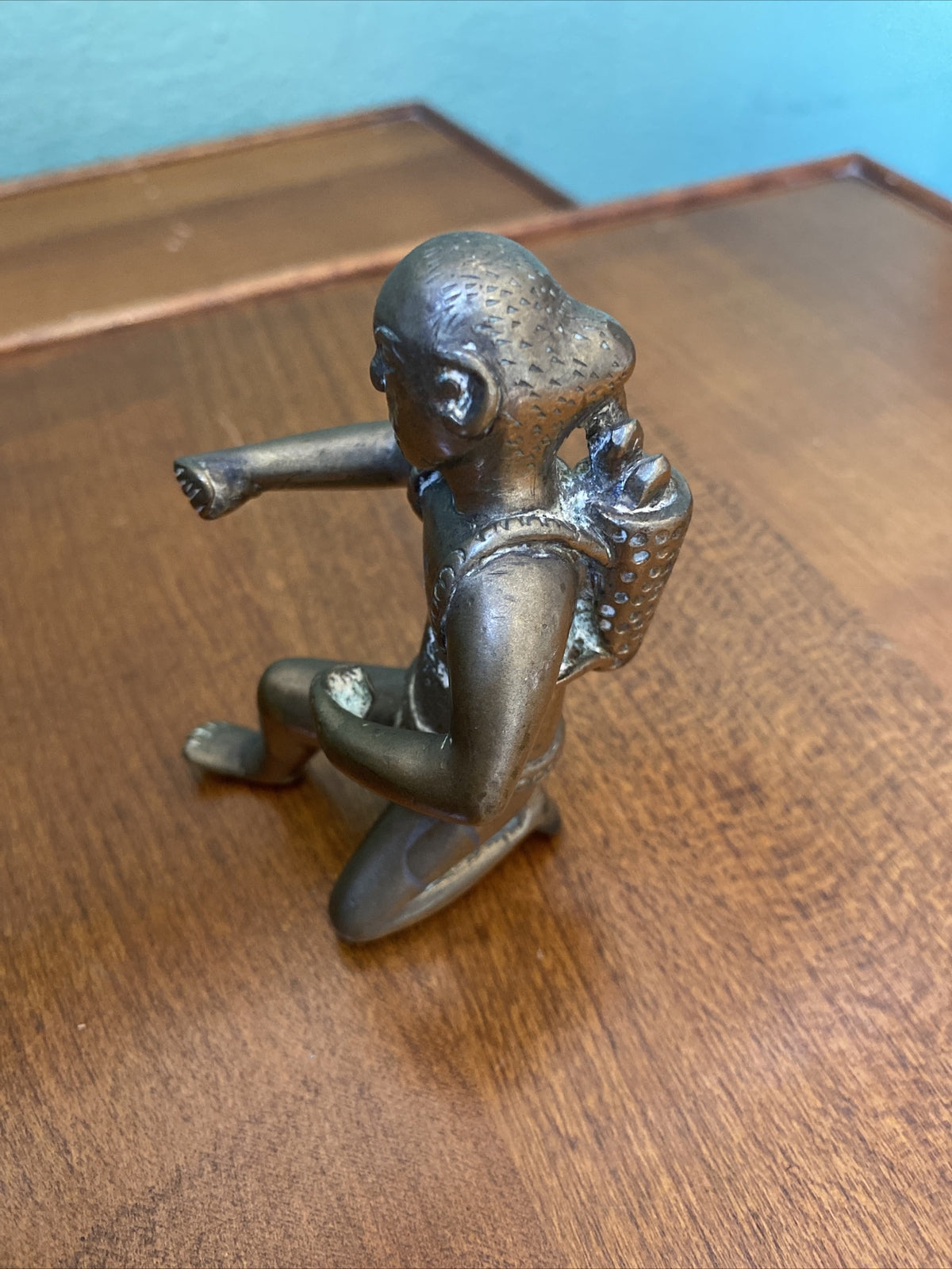 Petit Bronze Homme Asiatique XXÈME Siècle