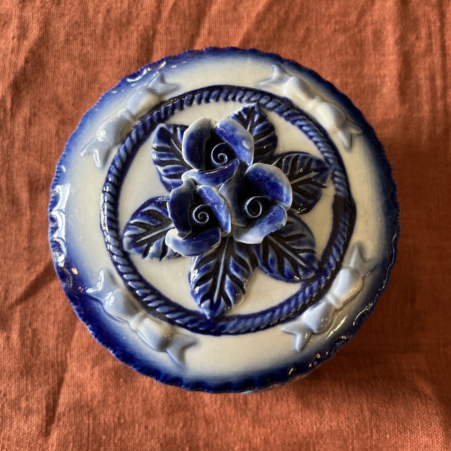 Sucrier Bonbonnière En Porcelaine