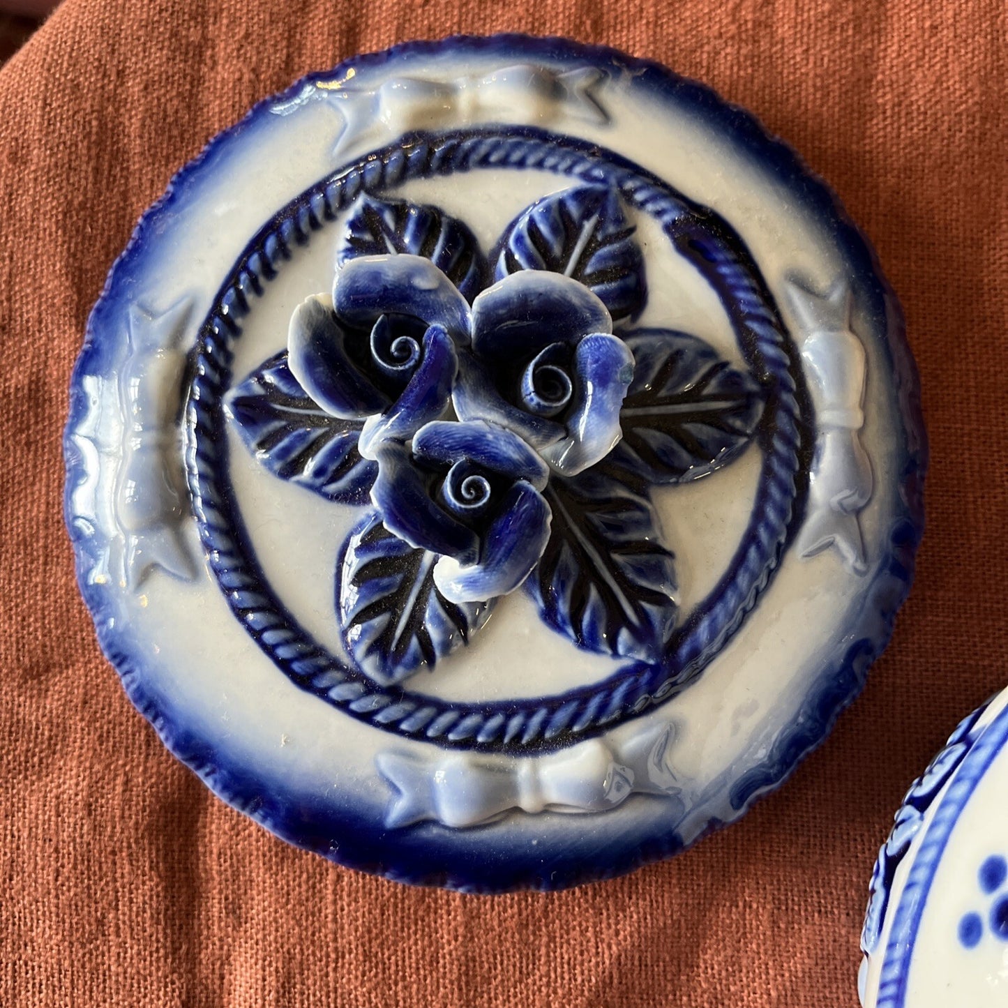 Sucrier Bonbonnière En Porcelaine