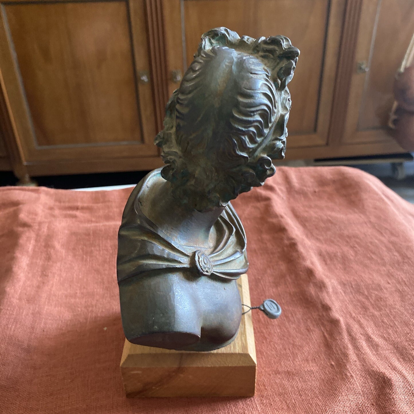 Buste Décoratif En Métal Patiné Sur Socle En Bois