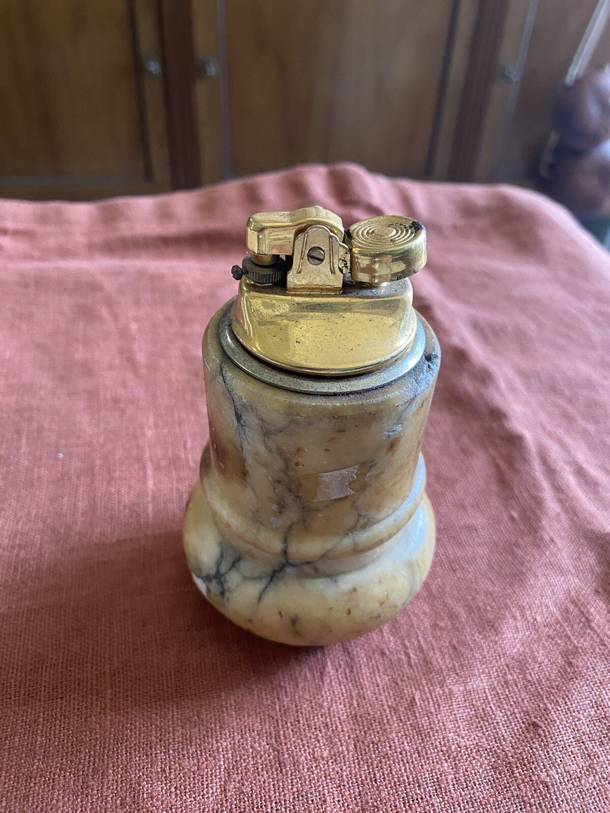 briquet De Table Vintage Monté Sur Une Base En Marbre