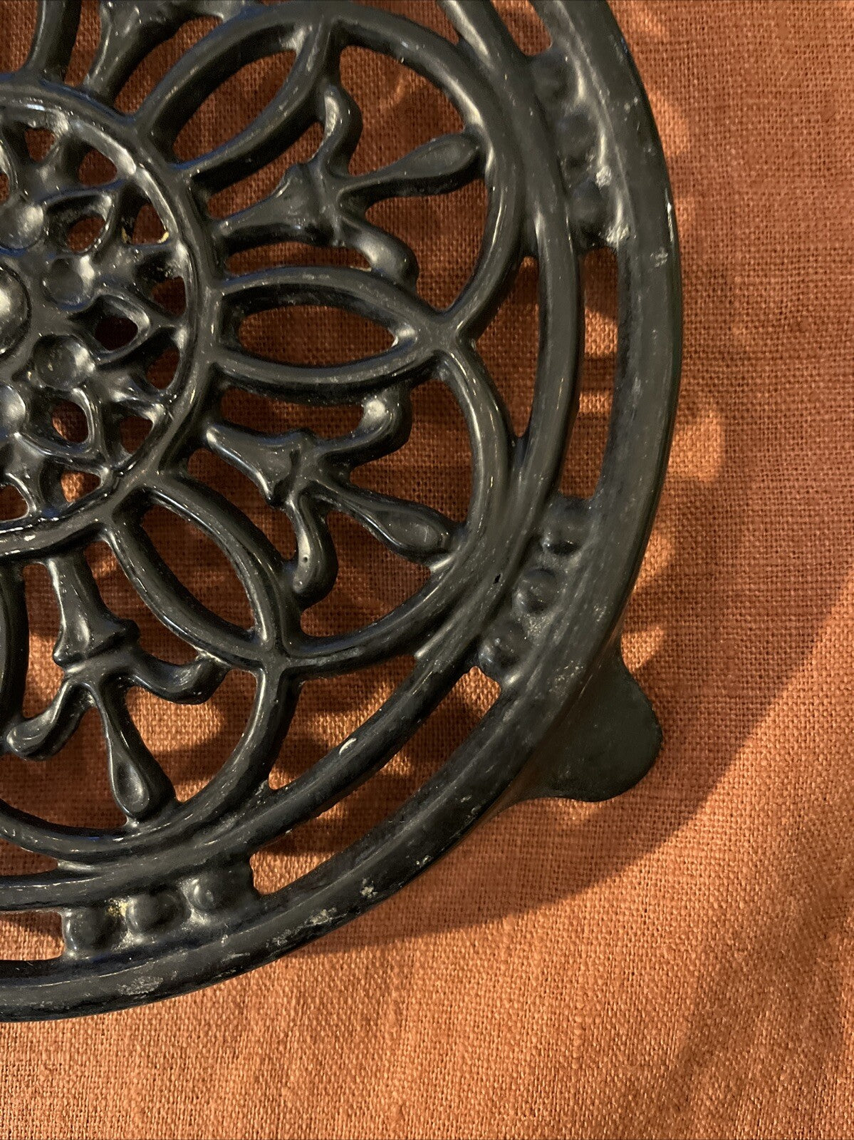 Ancien Dessous De Plat En Fonte Noir