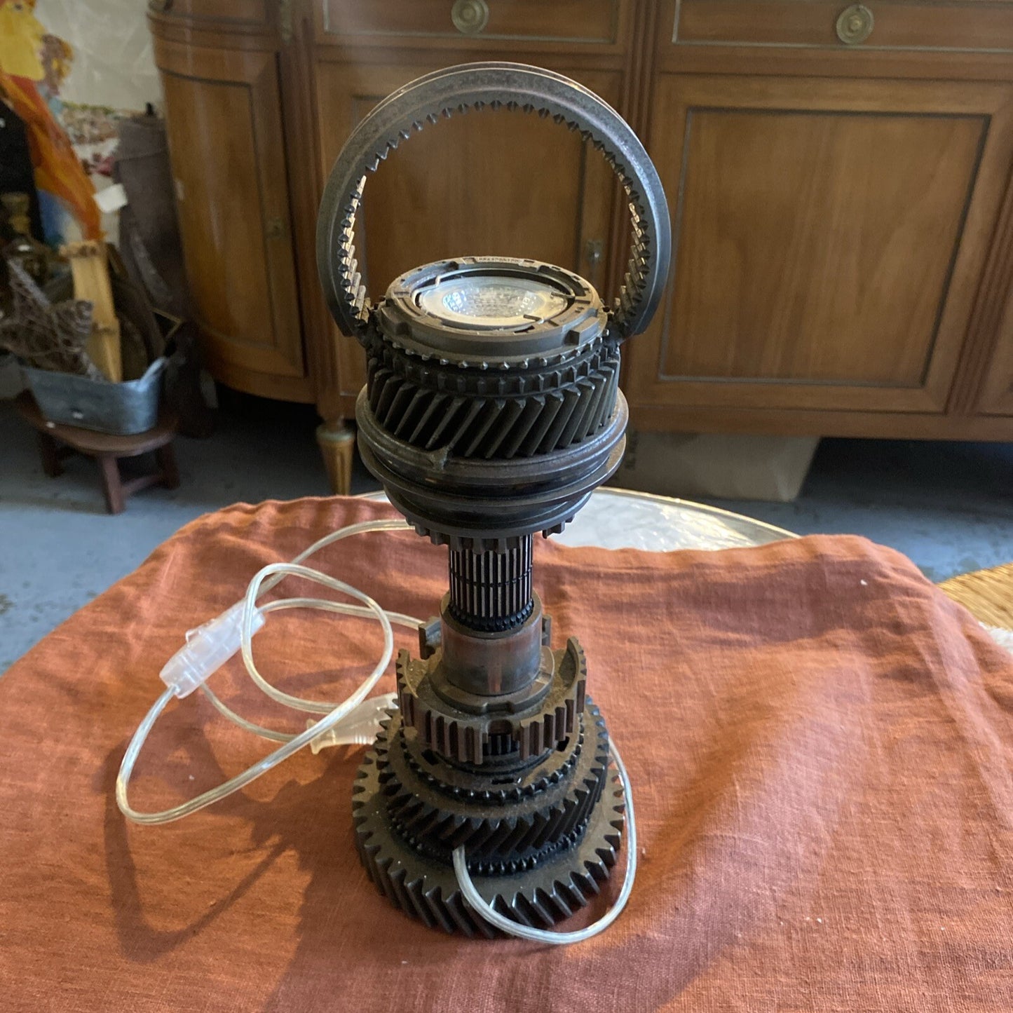 Lampe Industrielle Artisanale Unique Conçu À Partir De Véritable Engrenage.