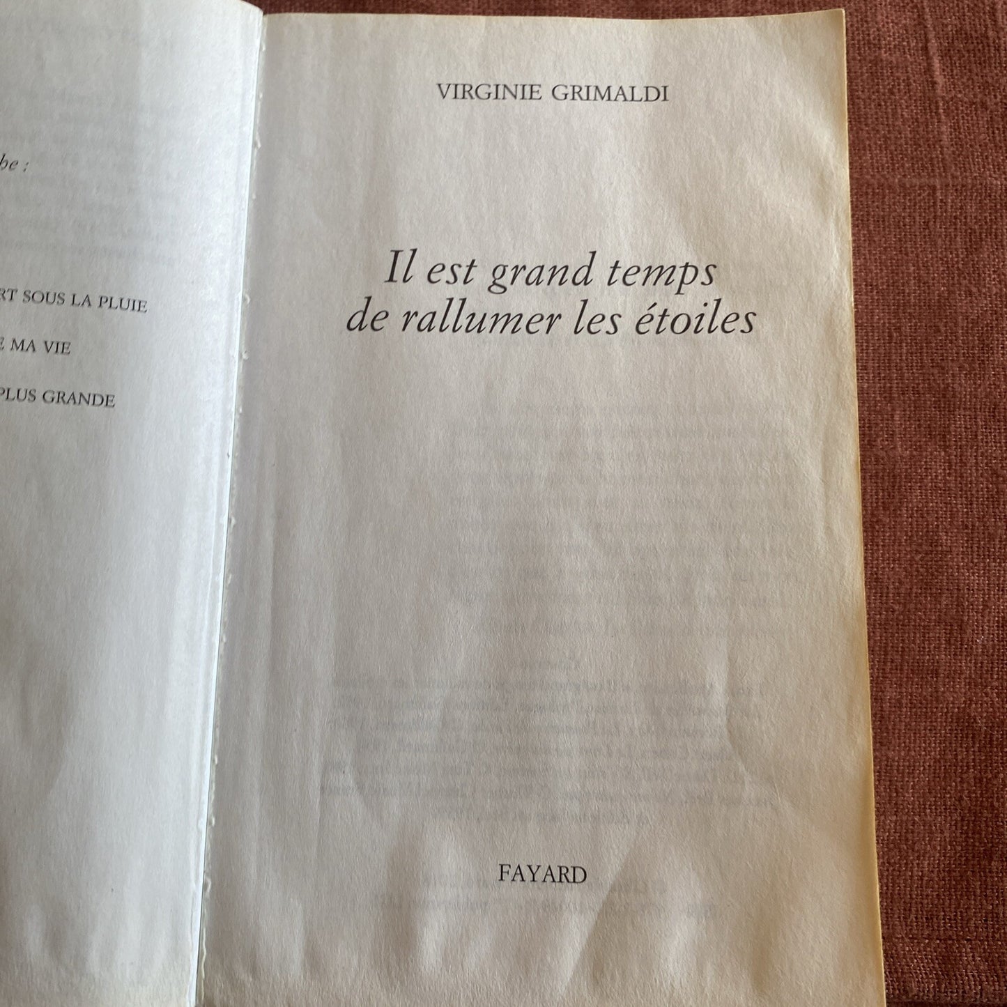 Il est grand temps de rallumer les étoiles, Virginie Grimaldi - livre -