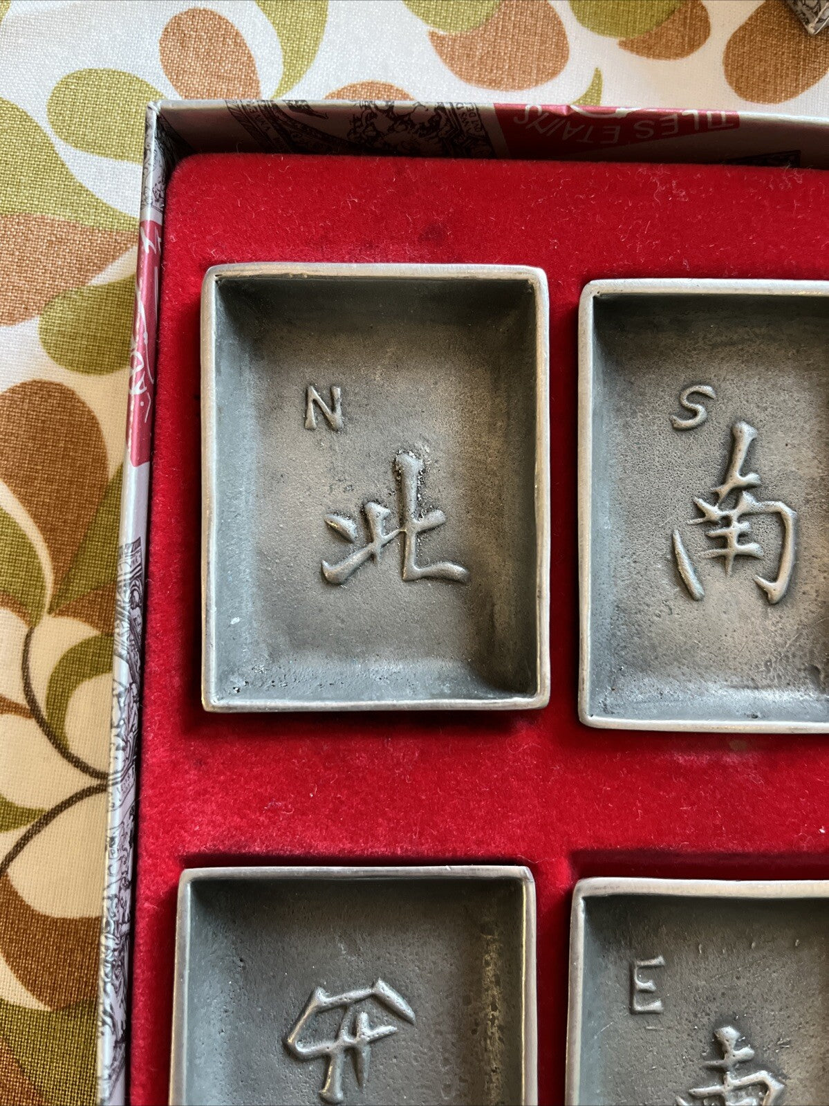 Coffret « Les Étains De L’abbaye France » 4 Coupelles En Étain Asiatique