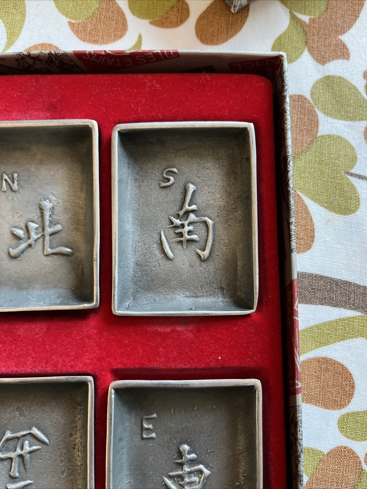 Coffret « Les Étains De L’abbaye France » 4 Coupelles En Étain Asiatique