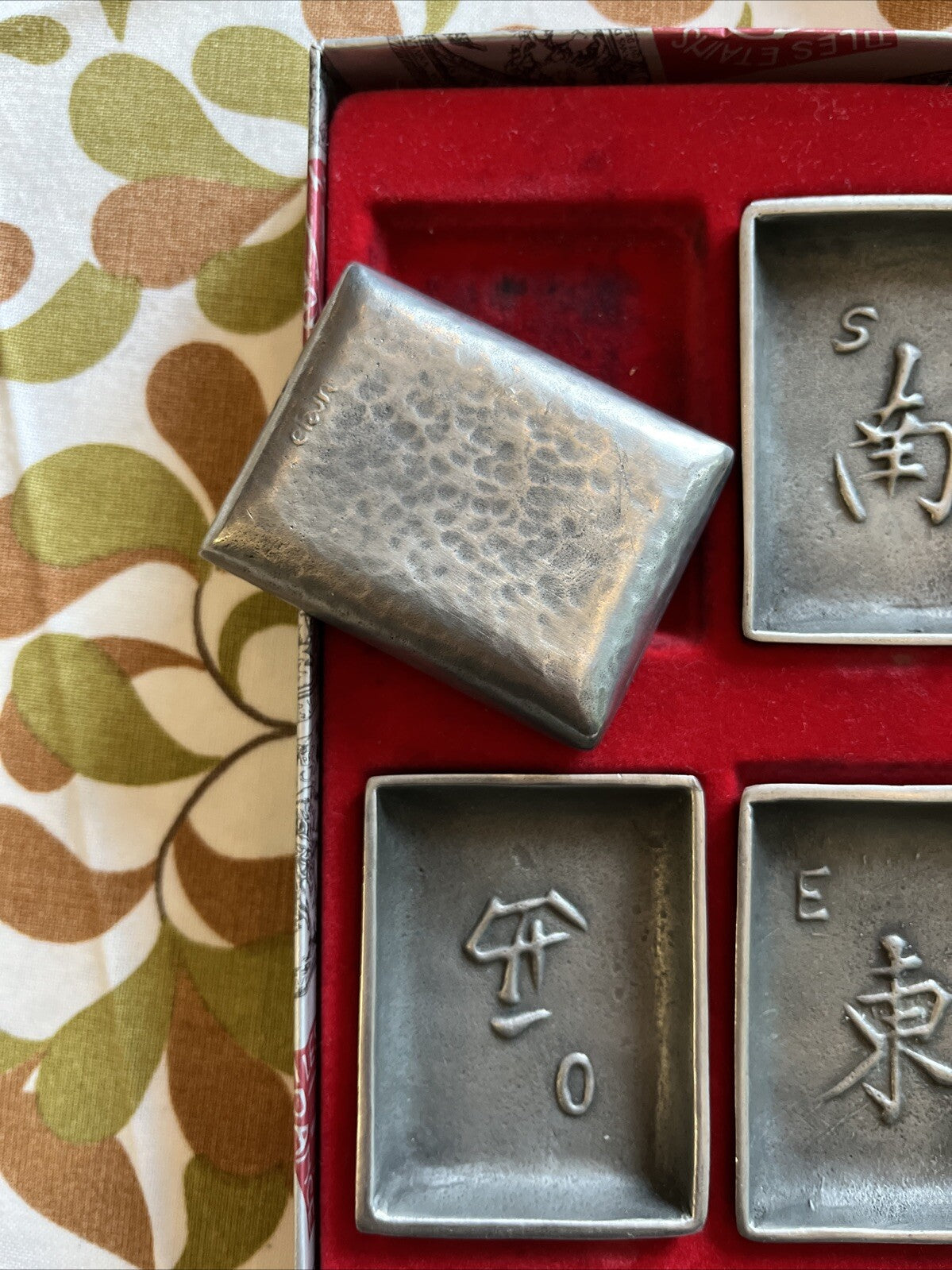 Coffret « Les Étains De L’abbaye France » 4 Coupelles En Étain Asiatique