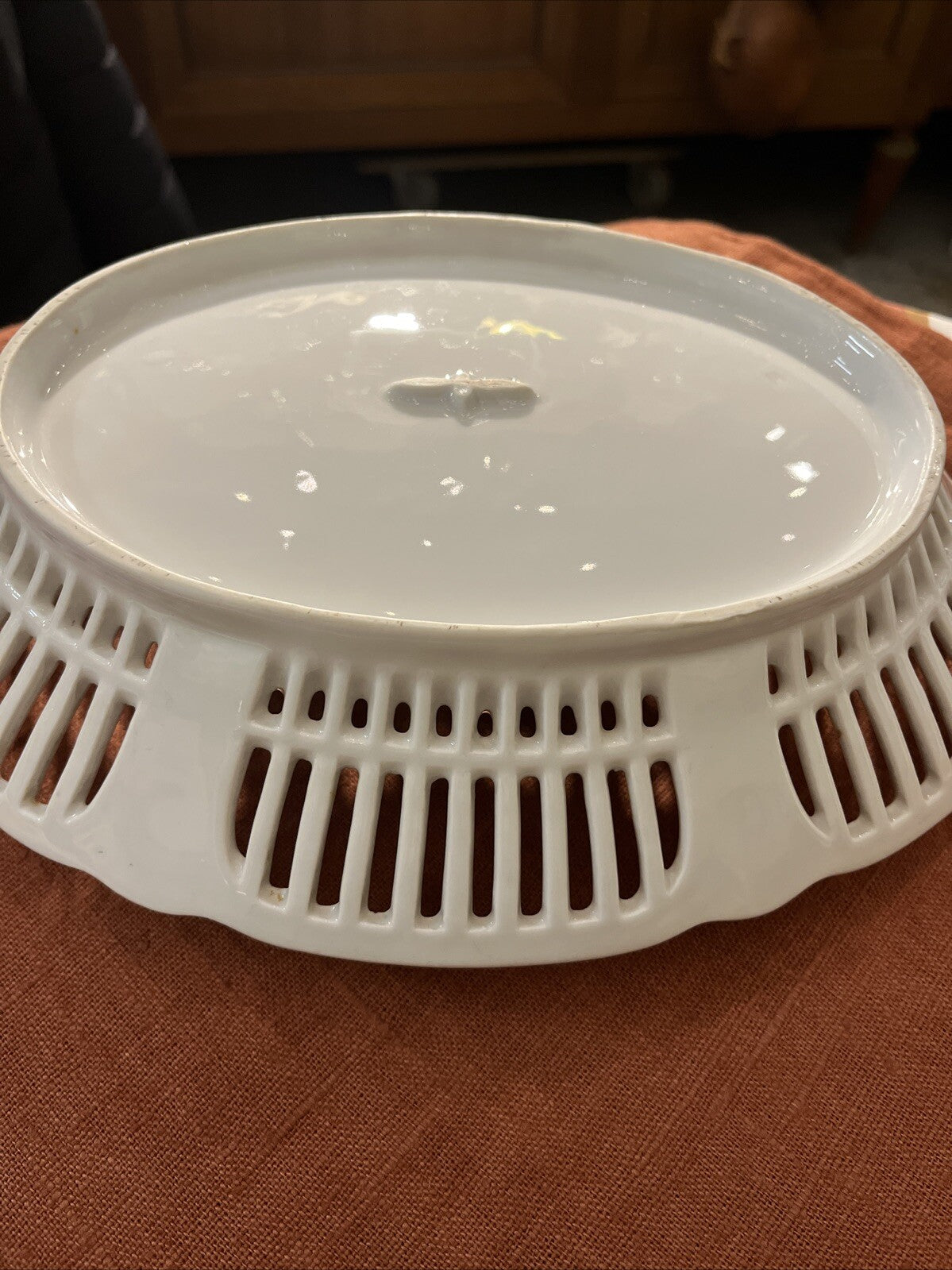 Ancienne Corbeille En Porcelaine Ajourée