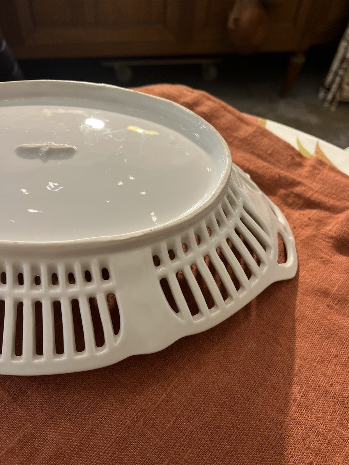 Ancienne Corbeille En Porcelaine Ajourée