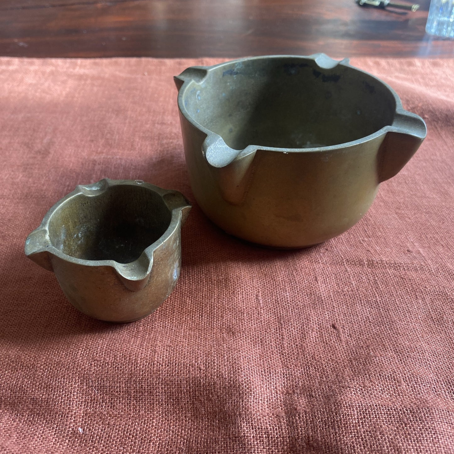 Lot De 2 Cendiers En Bronze