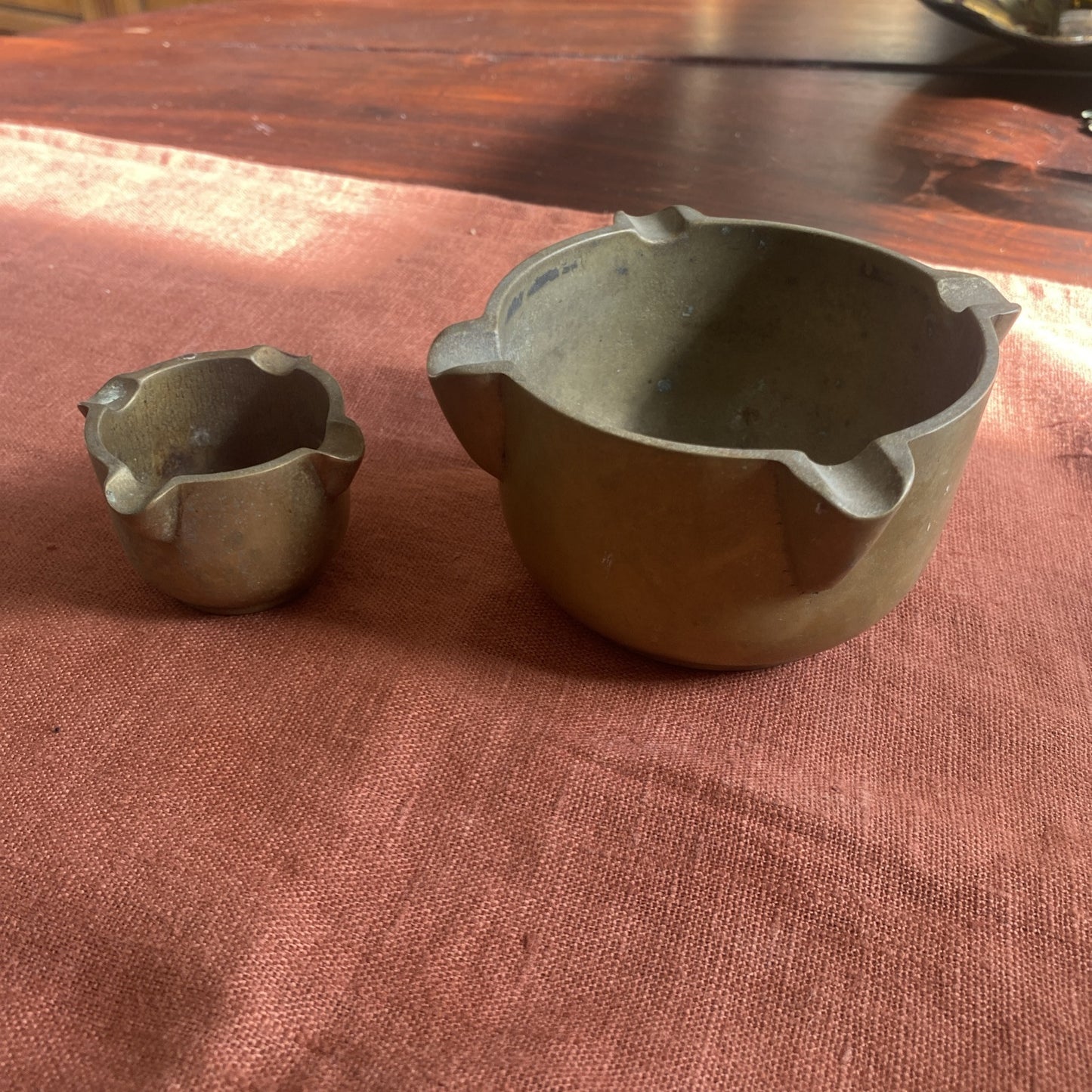 Lot De 2 Cendiers En Bronze