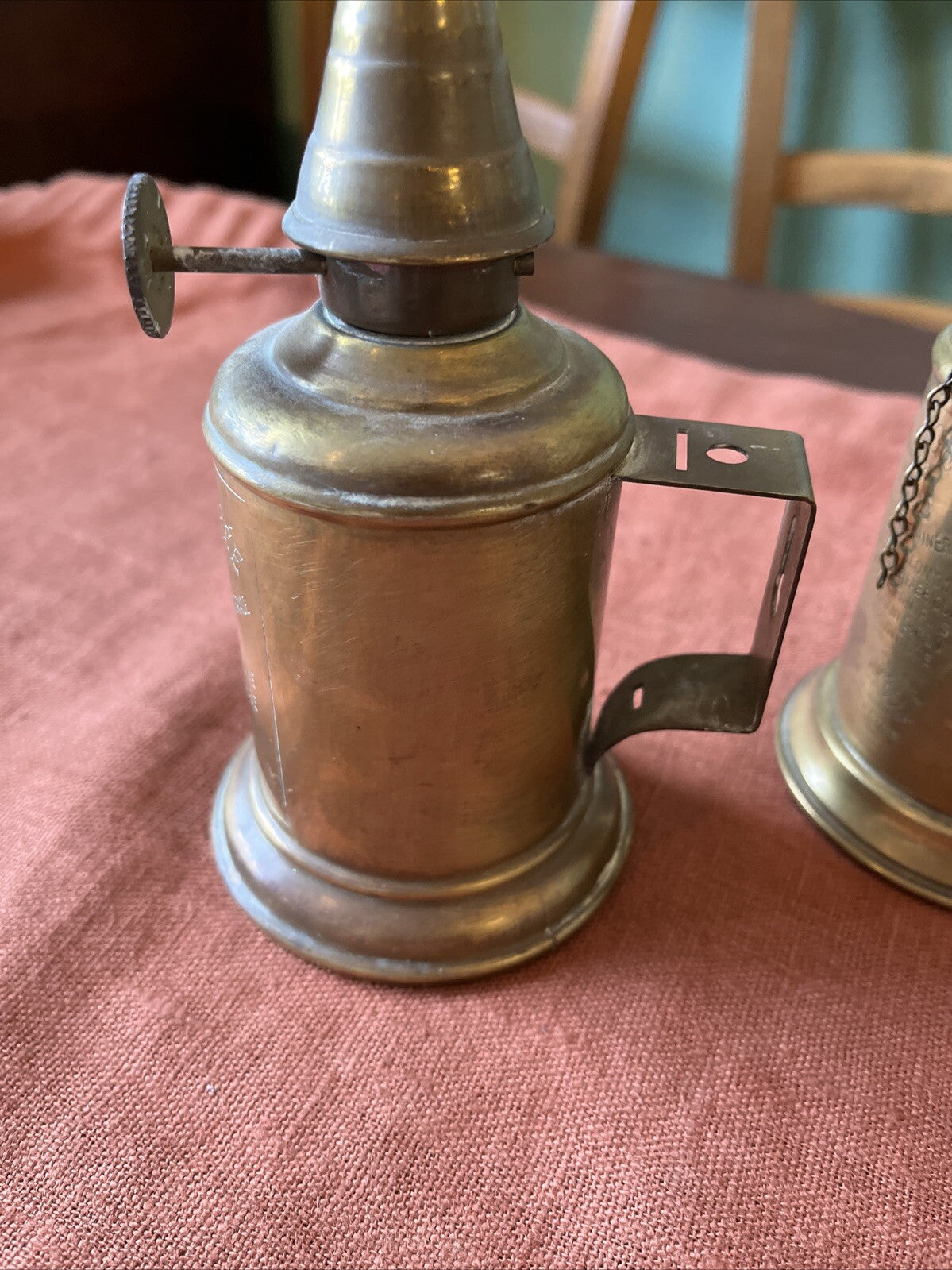 Lot De Deux Anciennes Lampes Feutrées / Lampe Pigeon