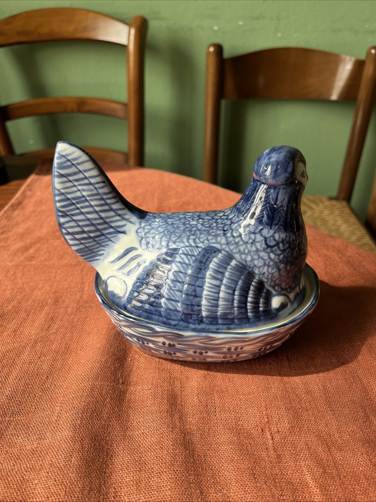 Pot / Terrine En Céramique Bleu Forme De Poule