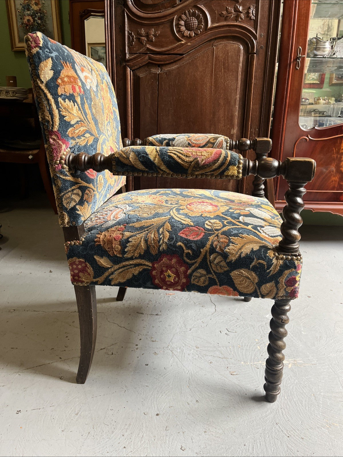 CHAISE A BRAS LOUIS XIII, FAUTEUIL XVIIe EN NOYER