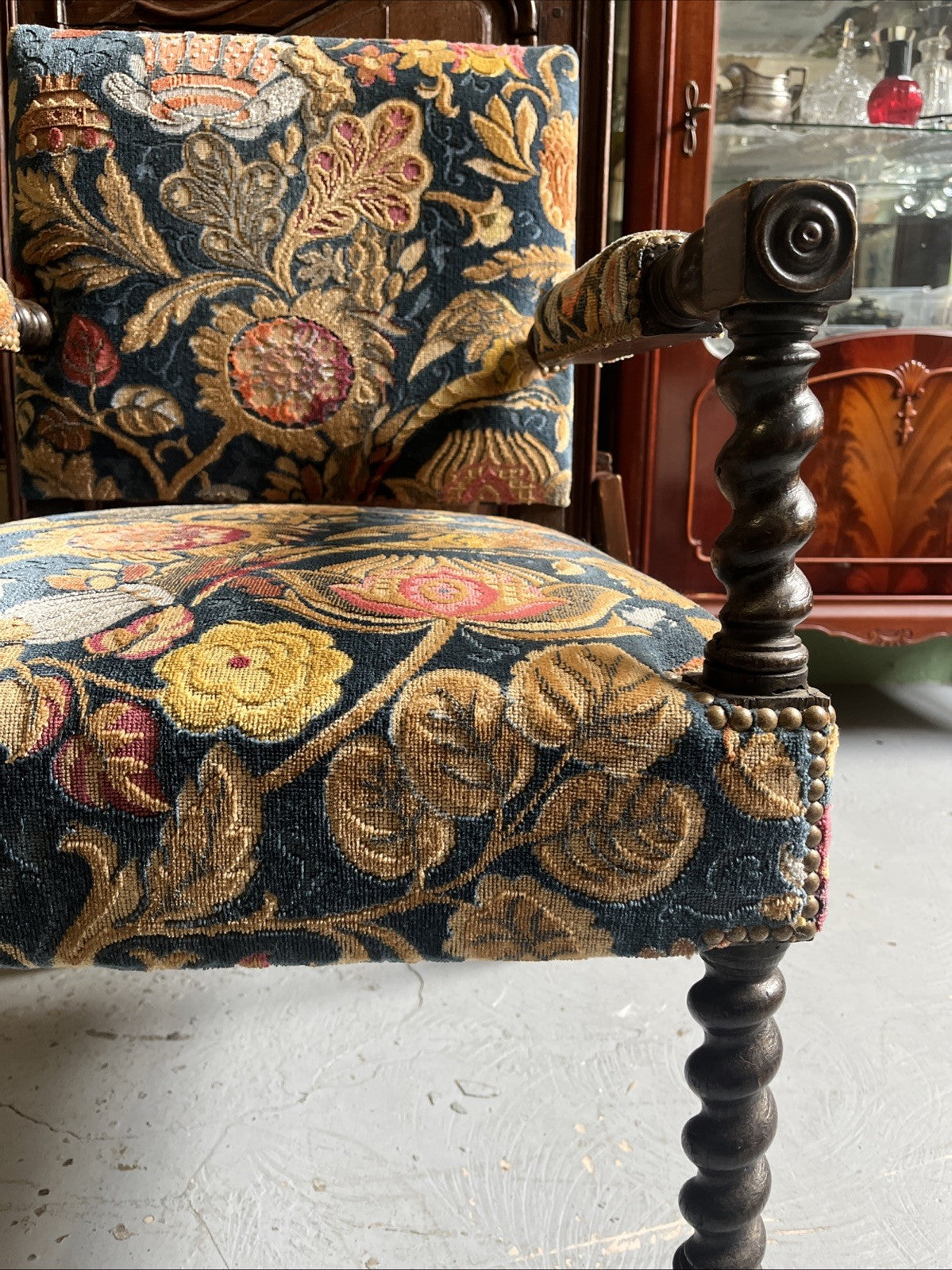 CHAISE A BRAS LOUIS XIII, FAUTEUIL XVIIe EN NOYER