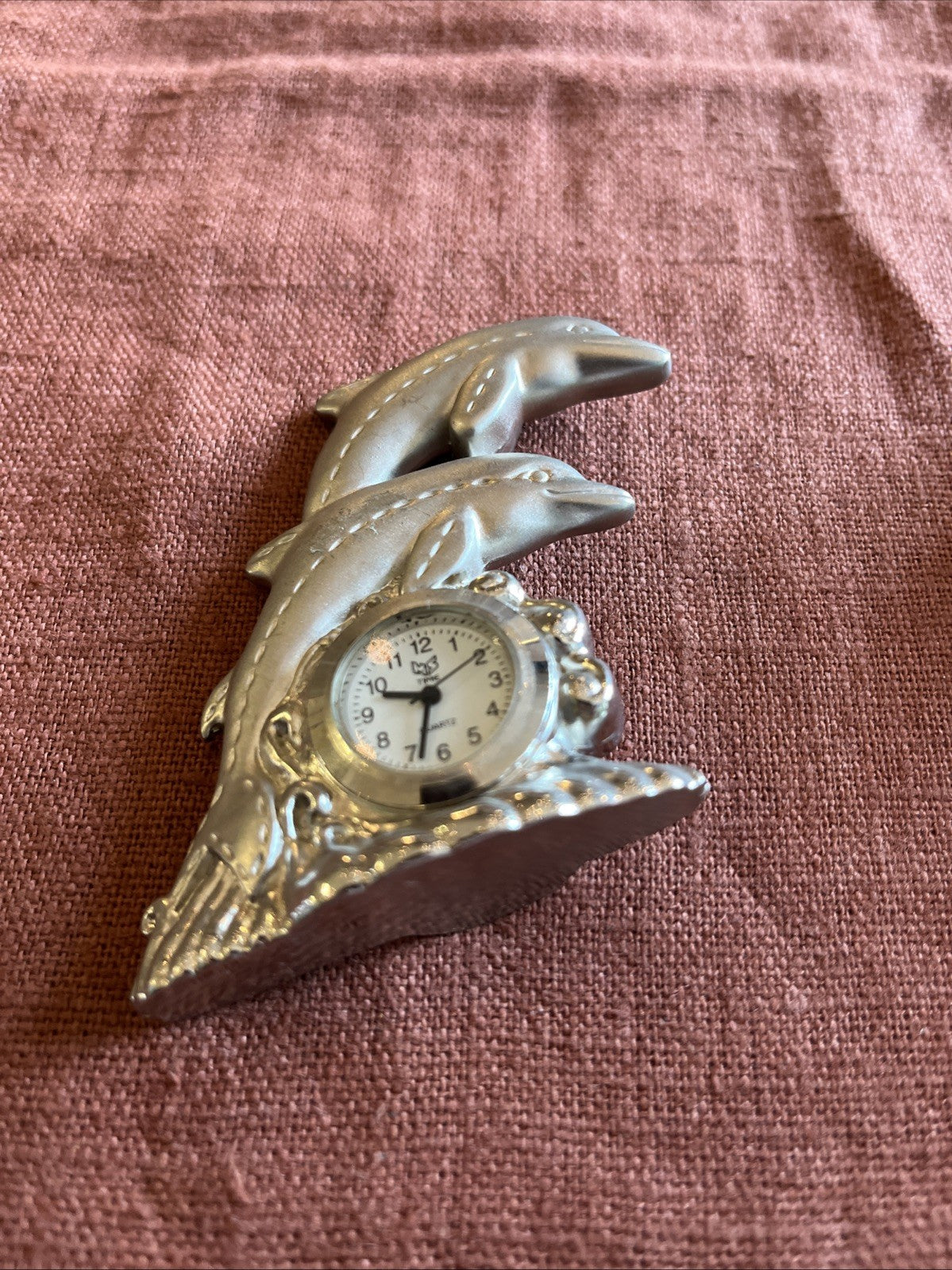 Pendulette à poser "Dauphin"