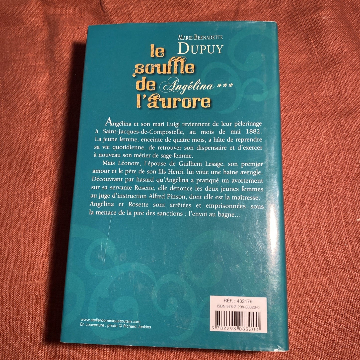 Livre Roman régional Marie-Bernadette Dupuy Le souffle de l Aurore Angelina 3