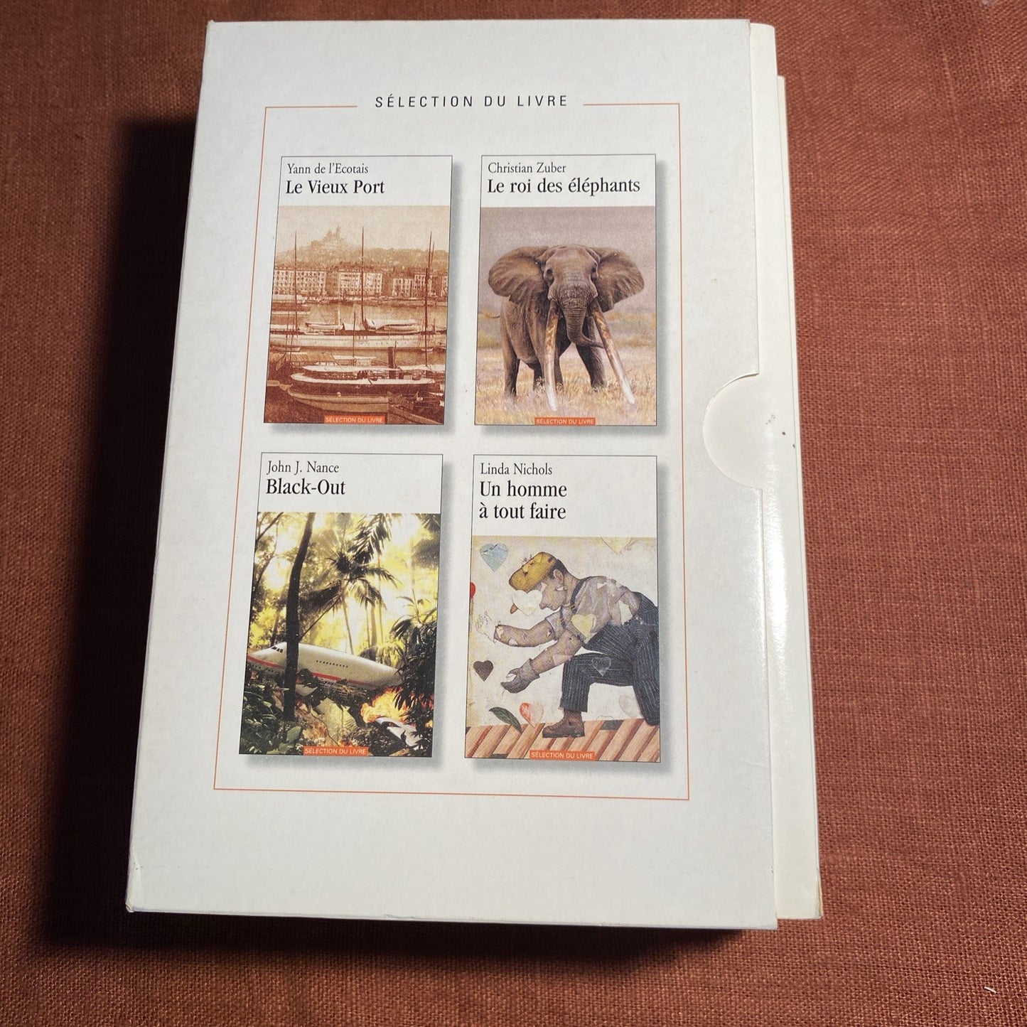 Le vieux port le roi des éléphants black-out un homme à tout faire | livre Bon état