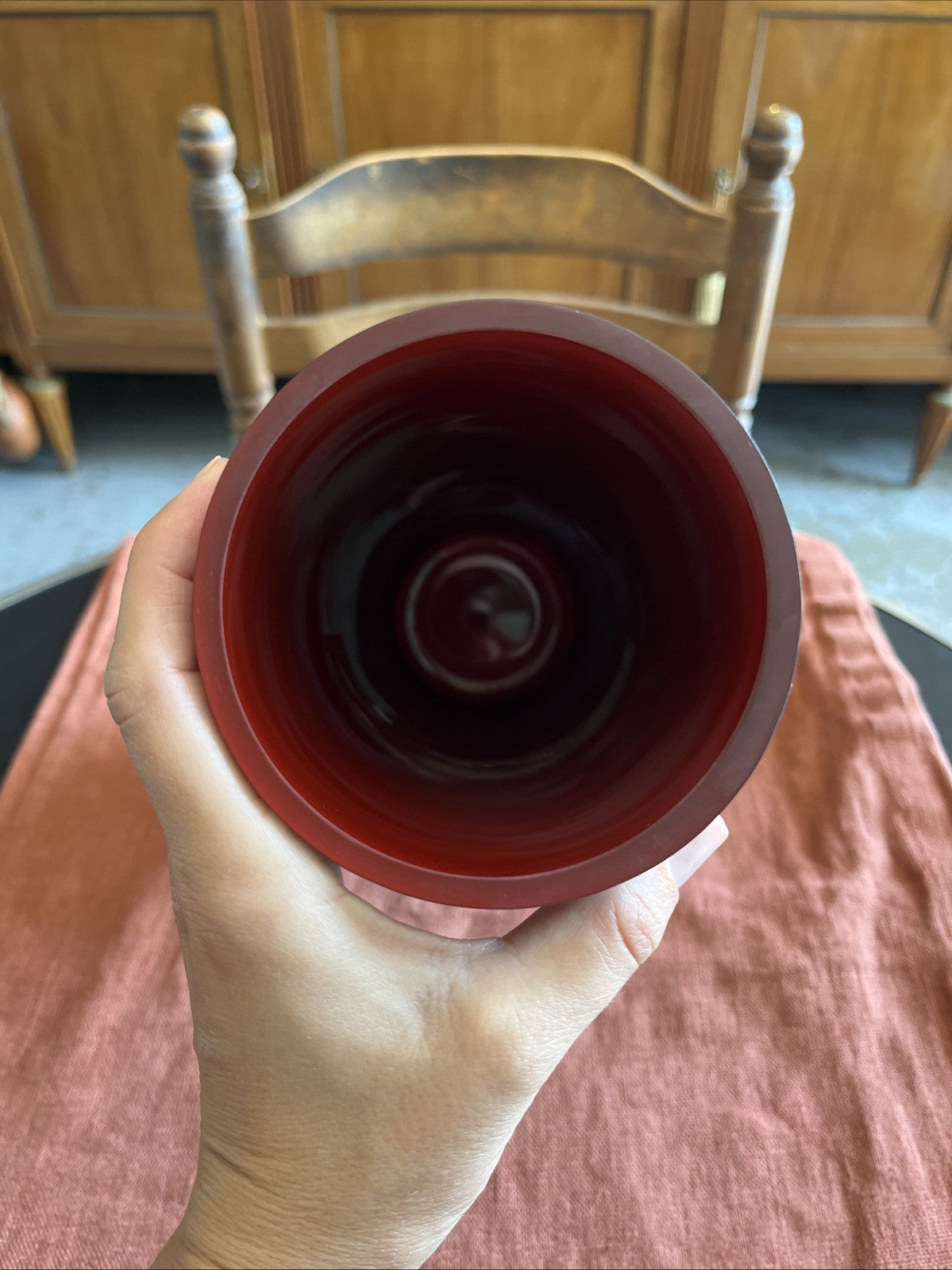 Vase Rouleau Vintage Noir Et Rouge