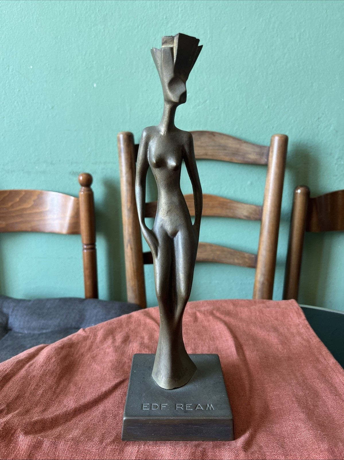 Statue Bronze Femme EDF REAM